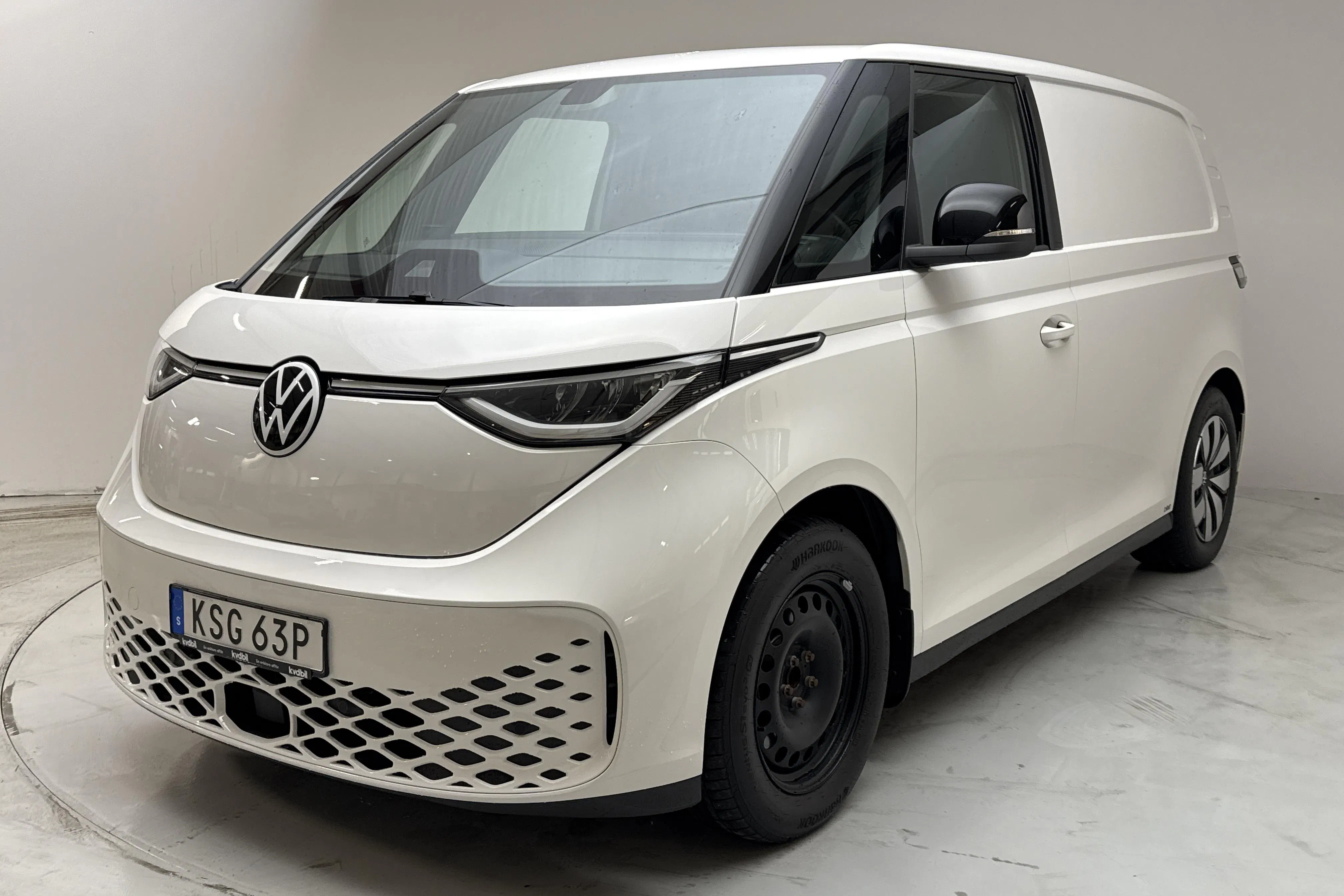 Presentation photo 1 of 15: VW ID. Buzz Cargo 77kWh (204hk) - 75 160 km - Automatic - white - 2024