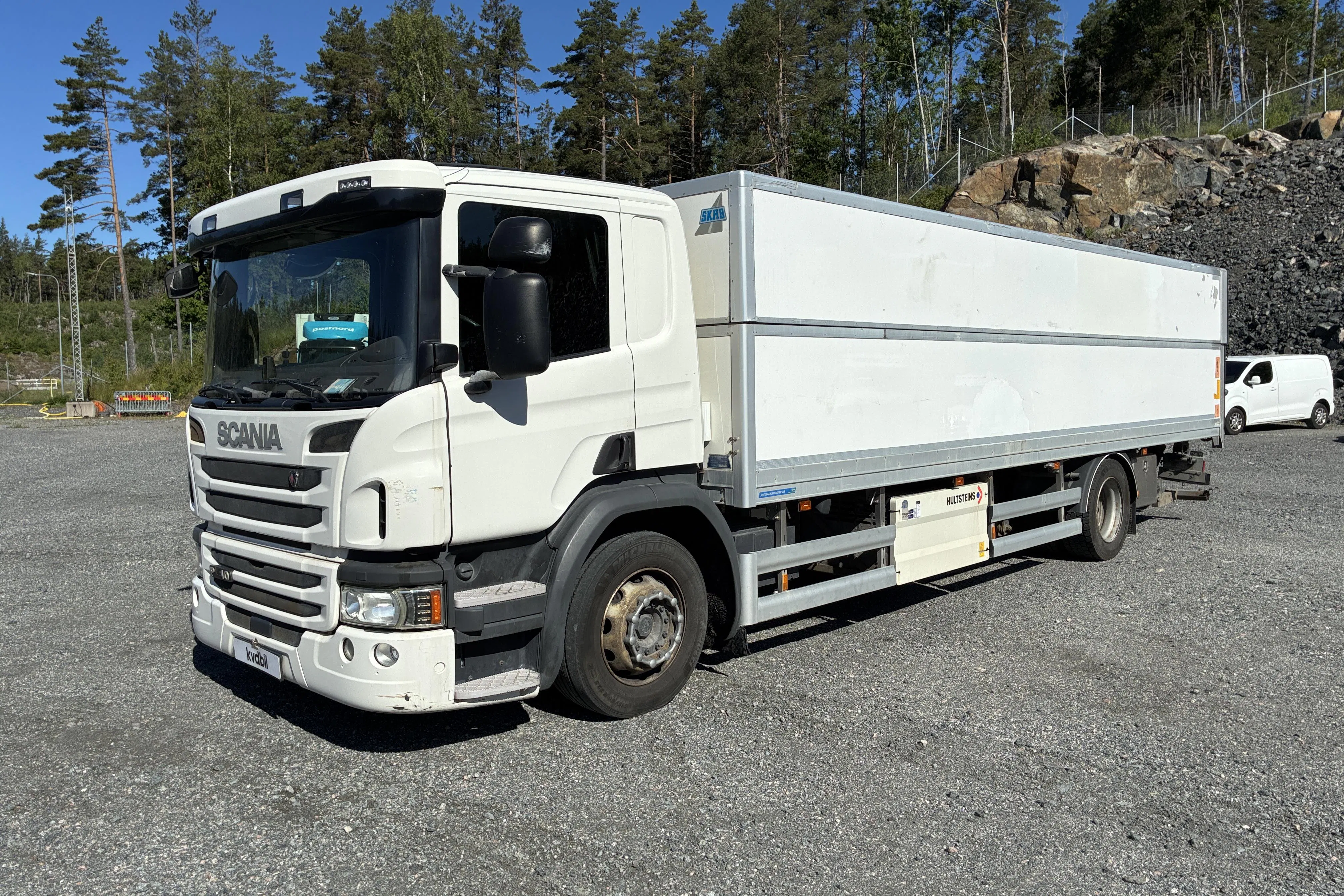Presentation photo 1 of 142: SCANIA P410 LB 4X2 MLB - 372 374 km - Automatic - white - 2016