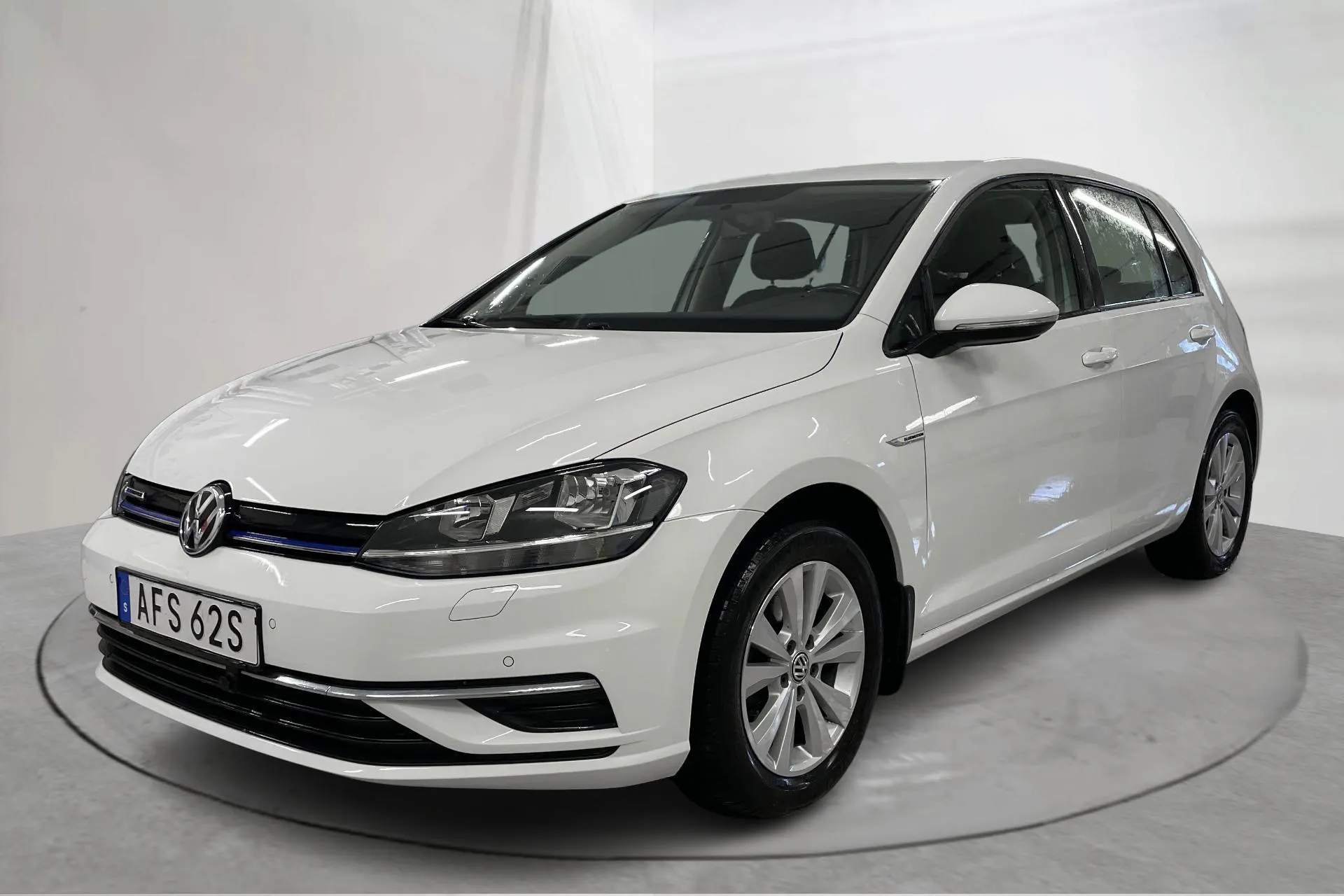 Presentationsfoto 1 av 14: VW Golf VII 1.5 TGI 5dr (130hk) - 6 423 mil - Automat - vit - 2019
