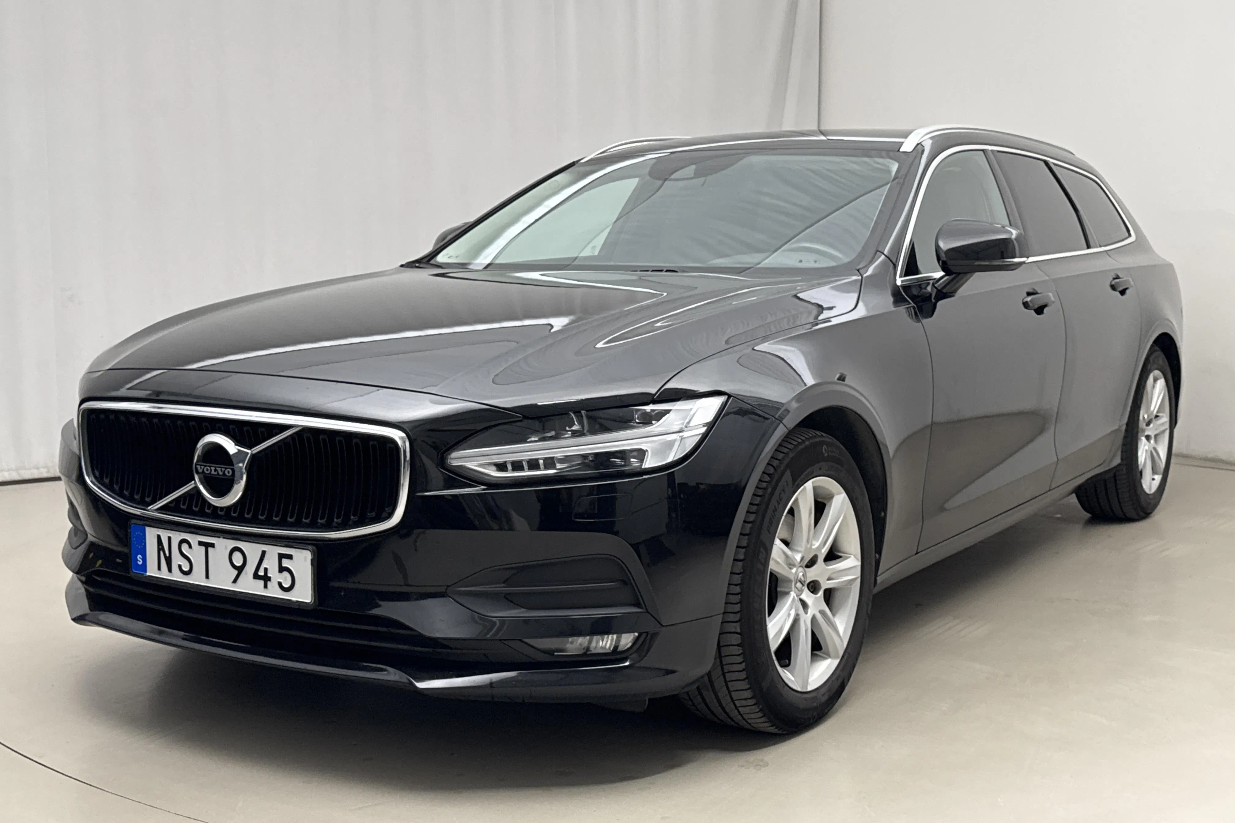 Presentation photo 1 of 19: Volvo V90 D3 (150hk) - 138 780 km - Automatic - black - 2018