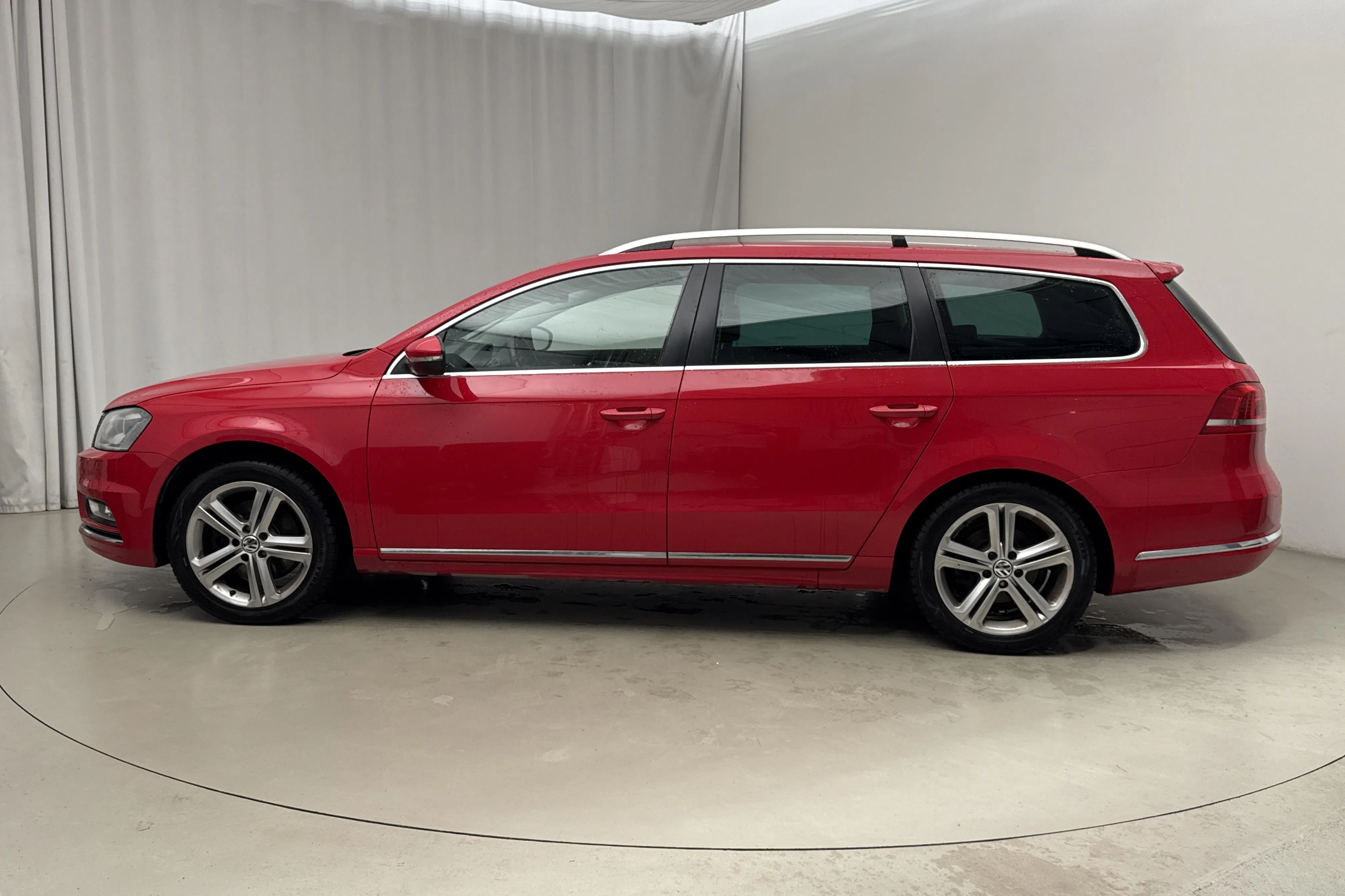 Presentation photo 2 of 15: VW Passat 1.4 TSI EcoFuel Variant (150hk) - 172 660 km - Automatic - red - 2014