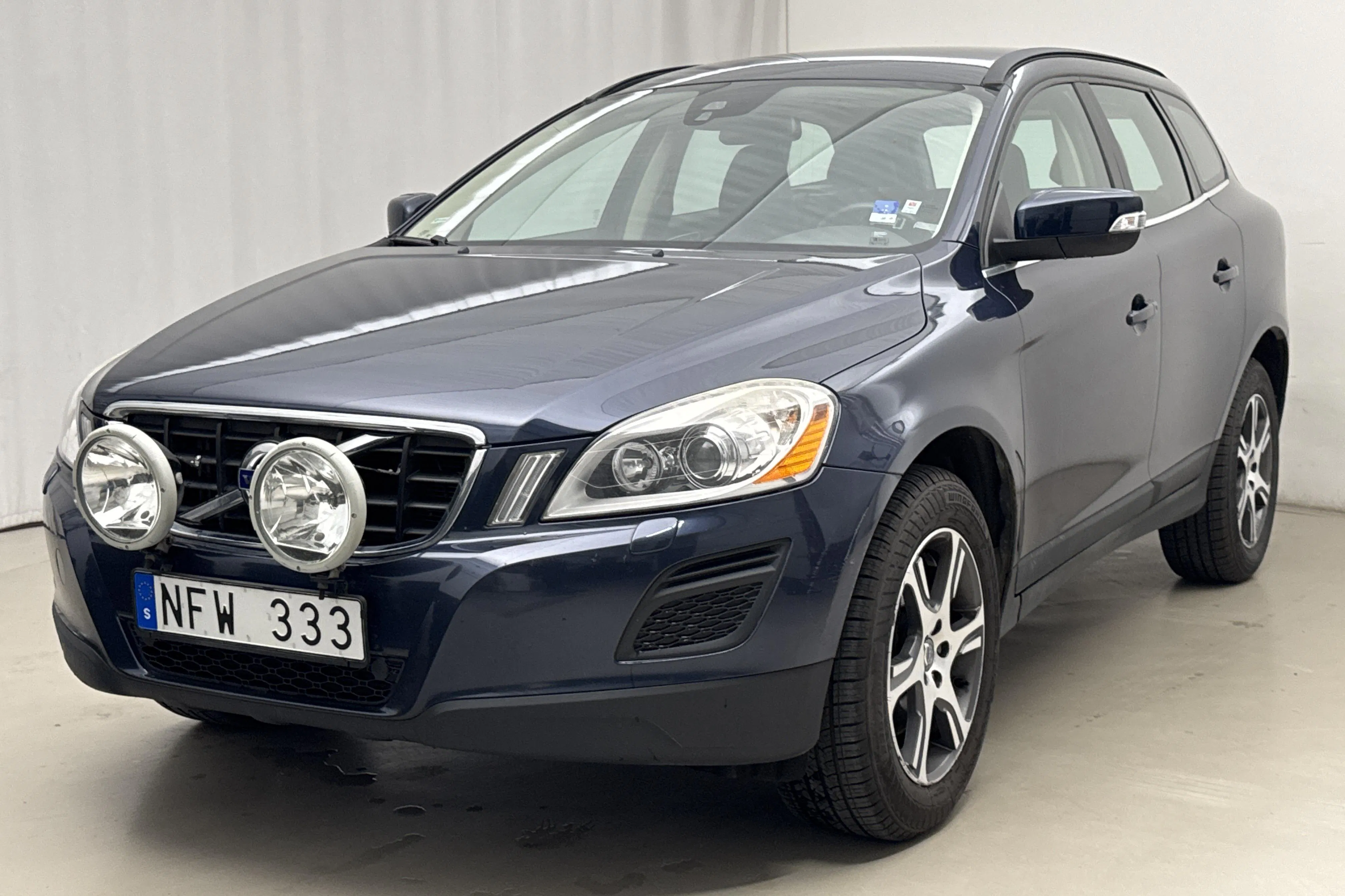 Presentationsfoto 1 av 15: Volvo XC60 D4 AWD (163hk) - 18 444 mil - Automat - blå - 2013