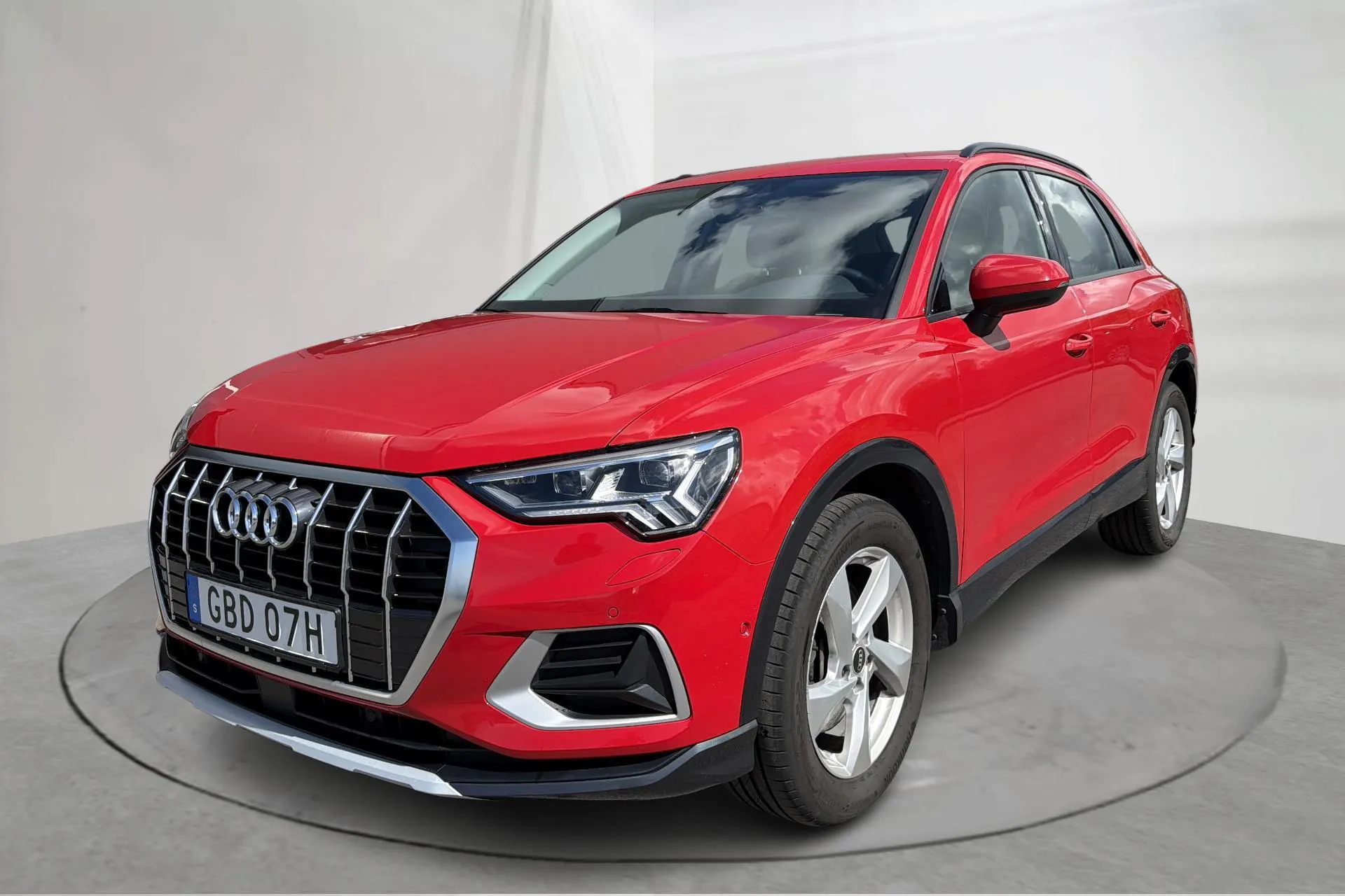 Presentation photo 1 of 18: Audi Q3 40 TDI quattro (200hk) - 86 350 km - Automatic - red - 2021