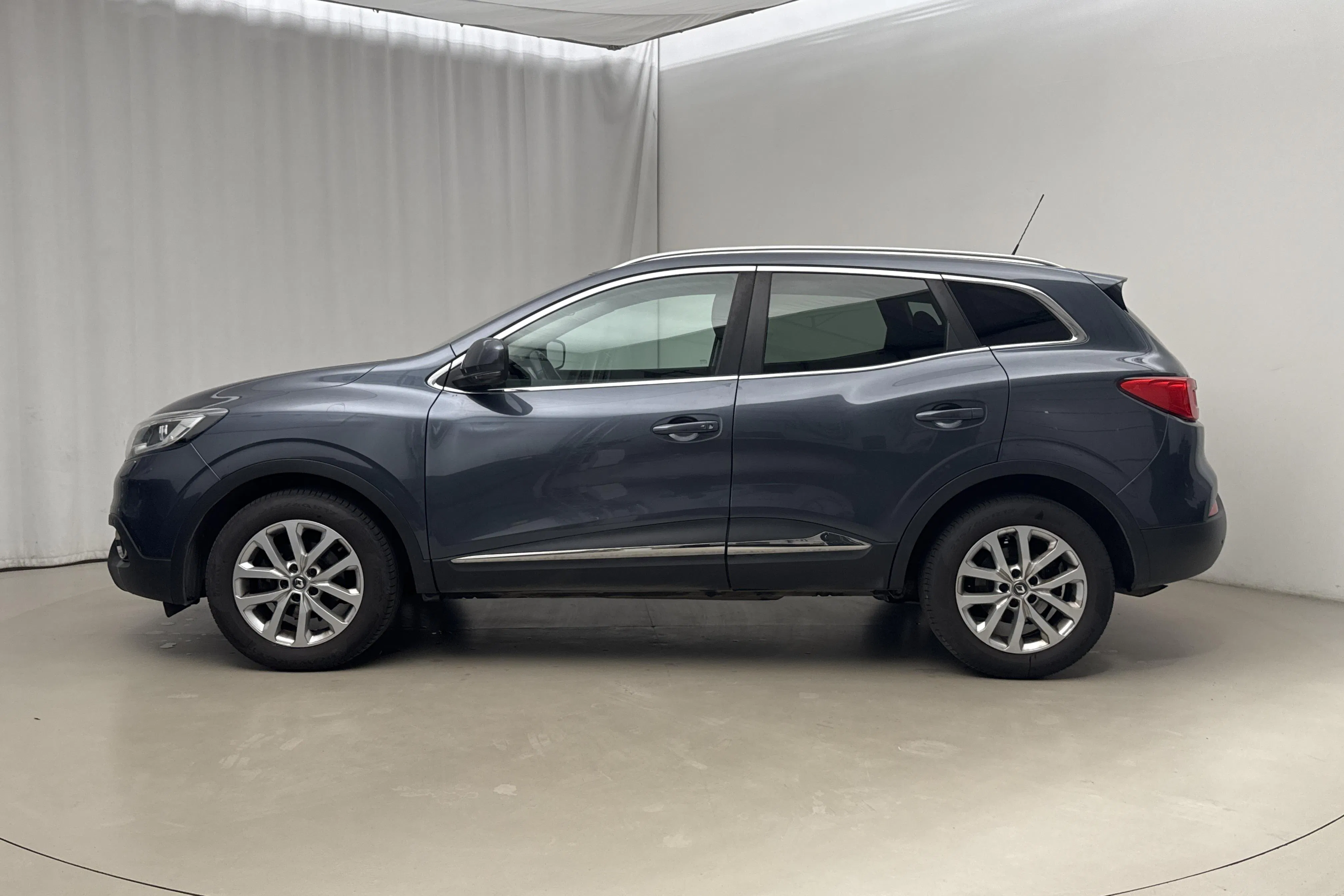 Presentationsfoto 2 av 14: Renault Kadjar 1.2 TCe (130hk) - 15 397 mil - Automat - grå - 2018