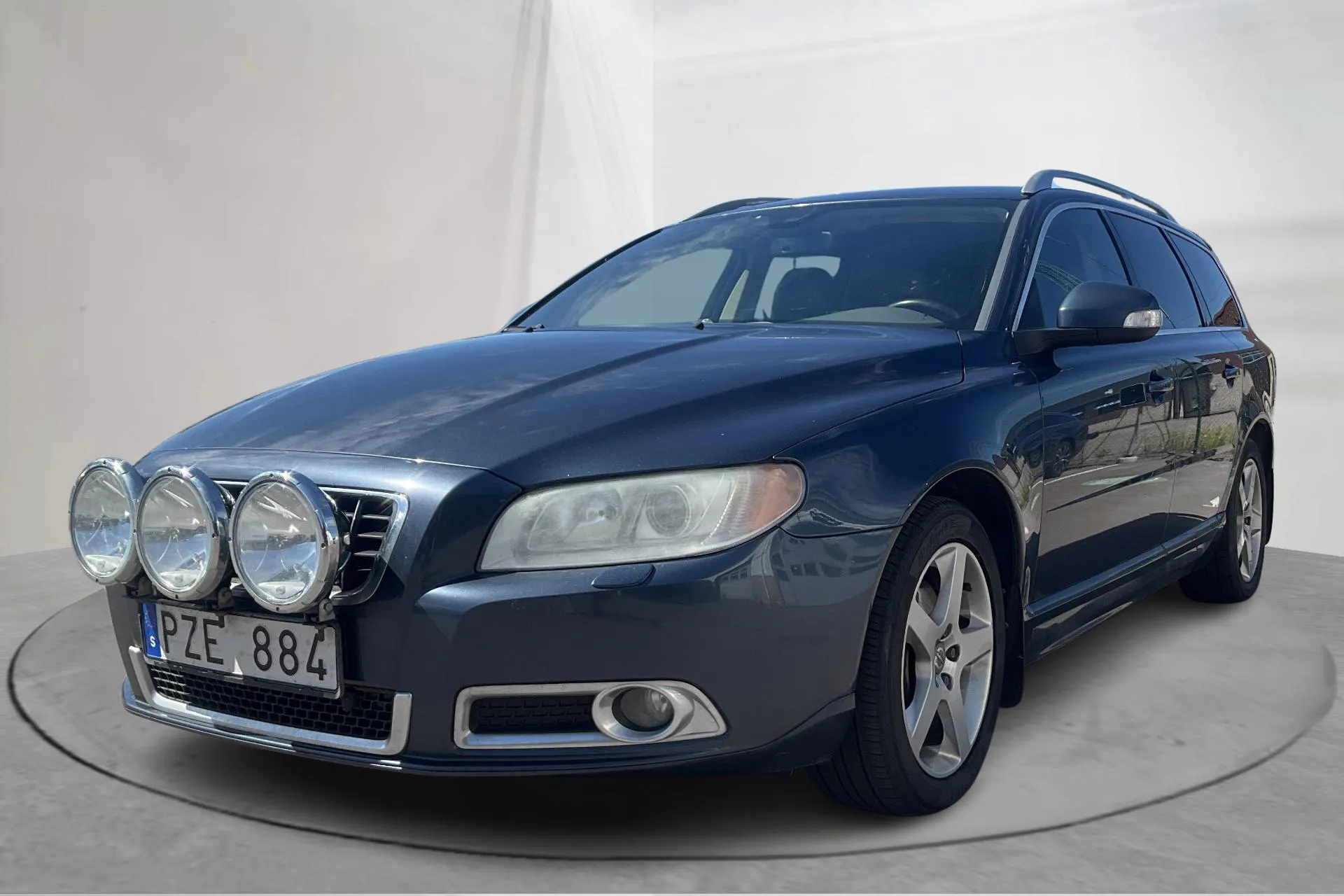 Presentationsfoto 1 av 16: Volvo V70 II 2.5T (200hk) - 23 635 mil - Manuell - blå - 2008