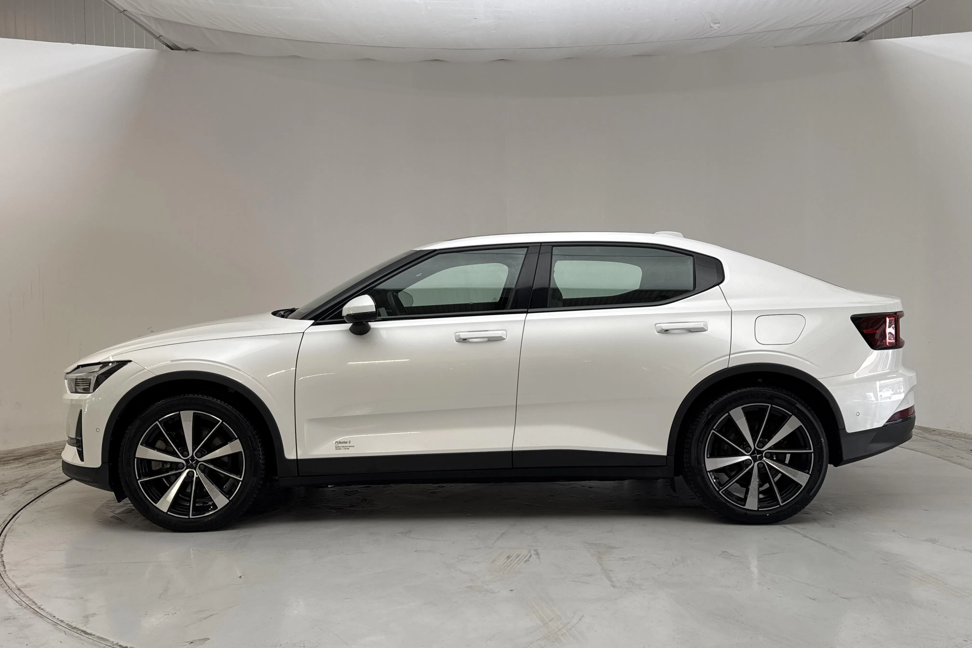 Presentationsfoto 2 av 19: Polestar 2 Long range Single motor (231hk) - 8 298 mil - Automat - vit - 2022