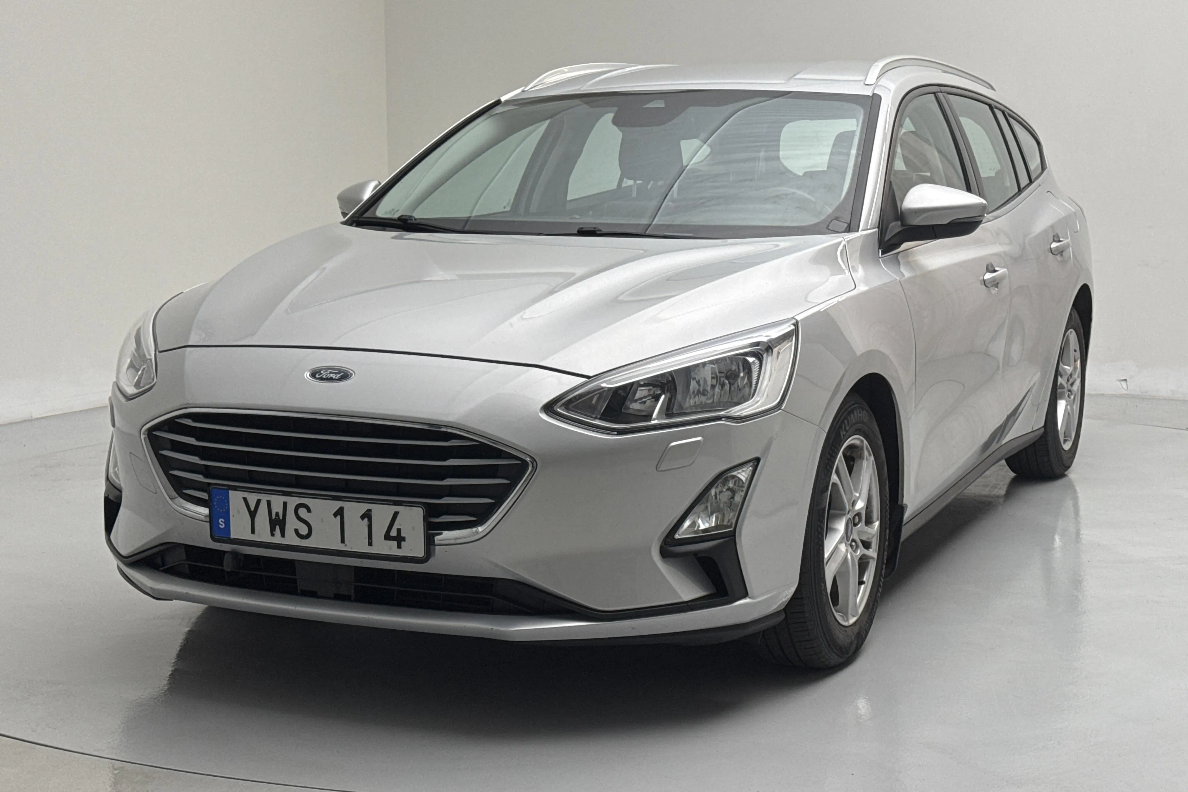 Presentationsfoto 1 av 13: Ford Focus 1.0 EcoBoost Kombi (100hk) - 11 344 mil - Manuell - grå - 2019