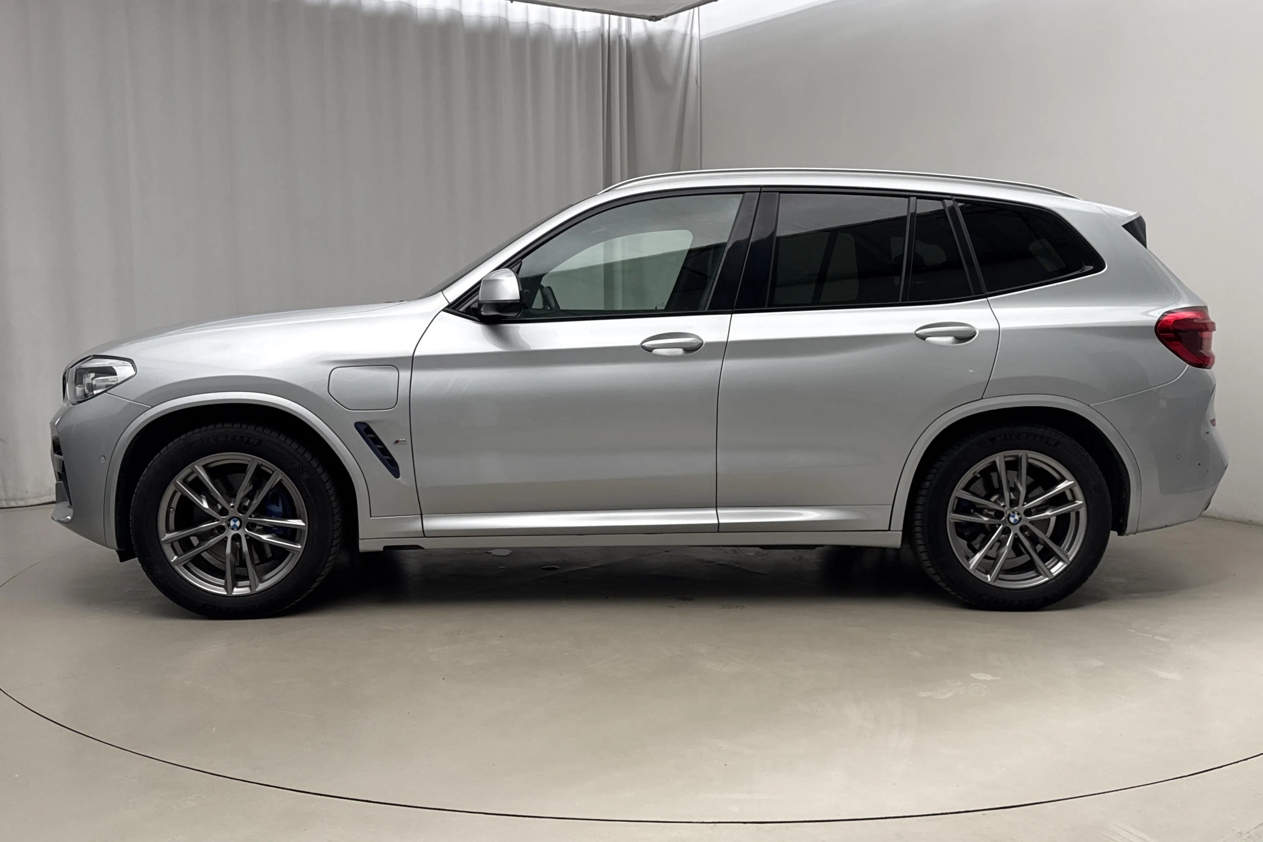 Esittelykuva 2 osoitteesta 21: BMW X3 xDrive30e, G01 (292hk) - 163 760 km - Automaattinen - hopea - 2021