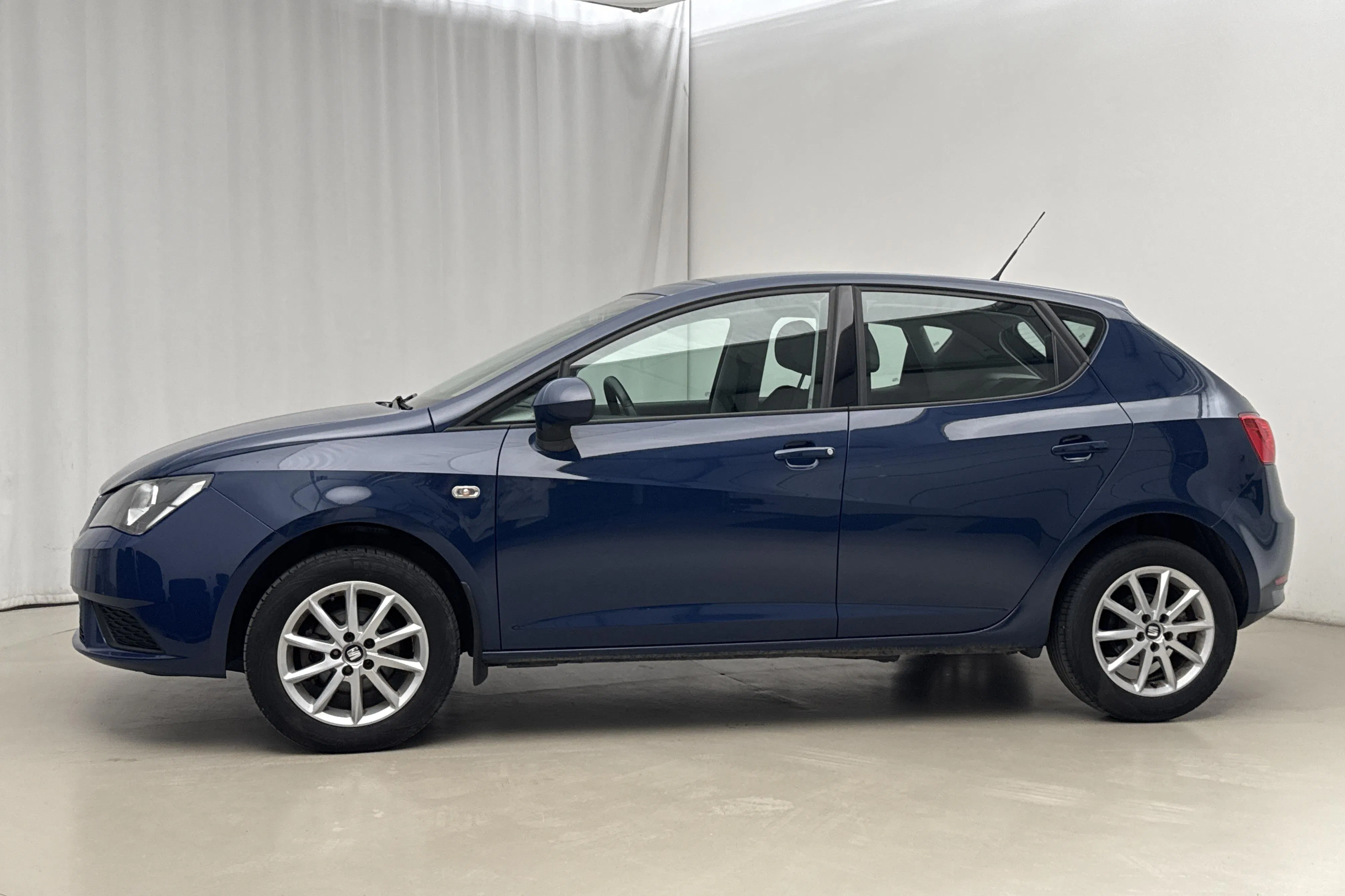 Presentationsfoto 2 av 15: Seat Ibiza 1.2 TSI 5dr (90hk) - 7 171 mil - Manuell - blå - 2017