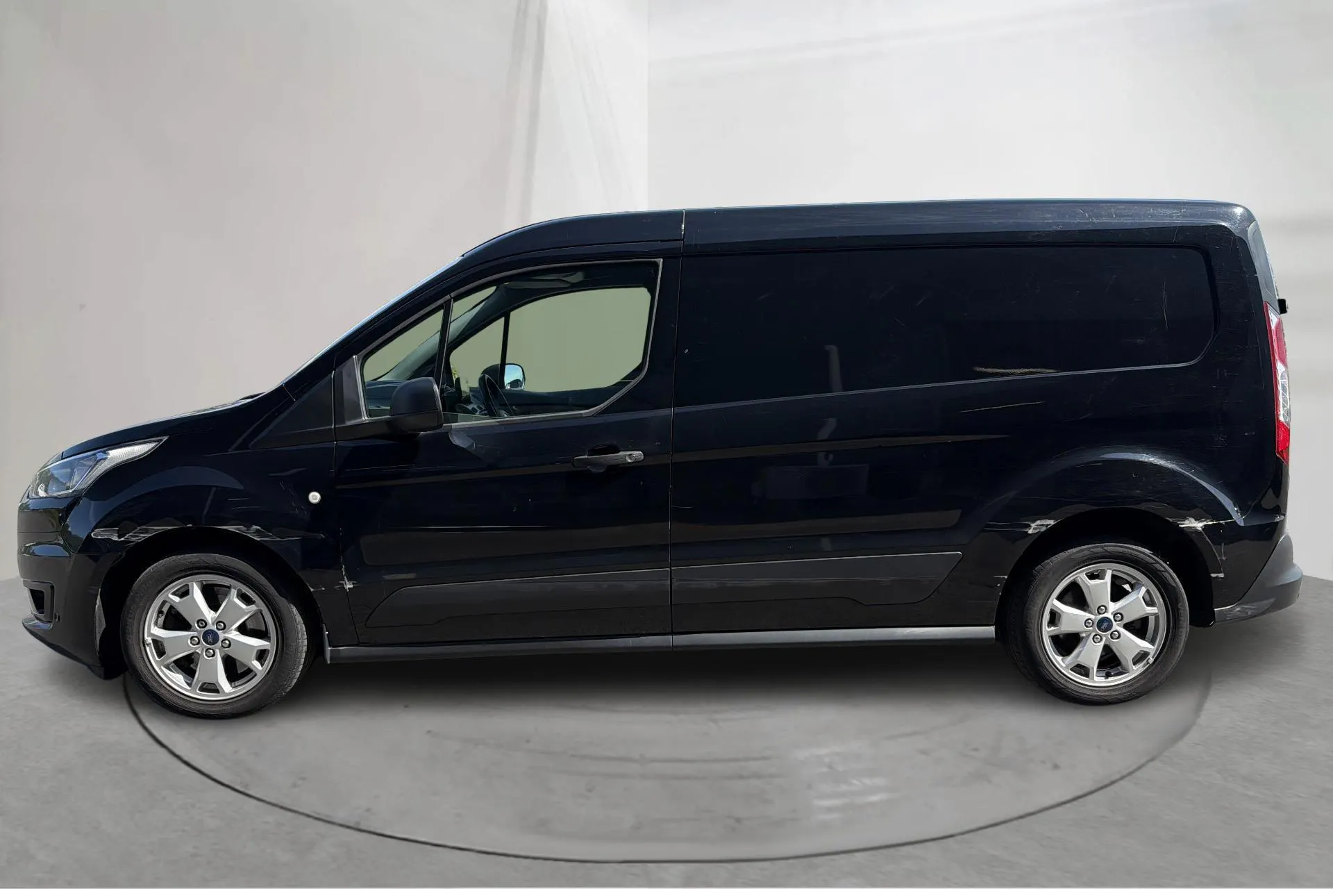 Presentationsfoto 2 av 15: Ford Transit Connect 1.5 EcoBlue (100hk) - 19 685 mil - Automat - svart - 2019