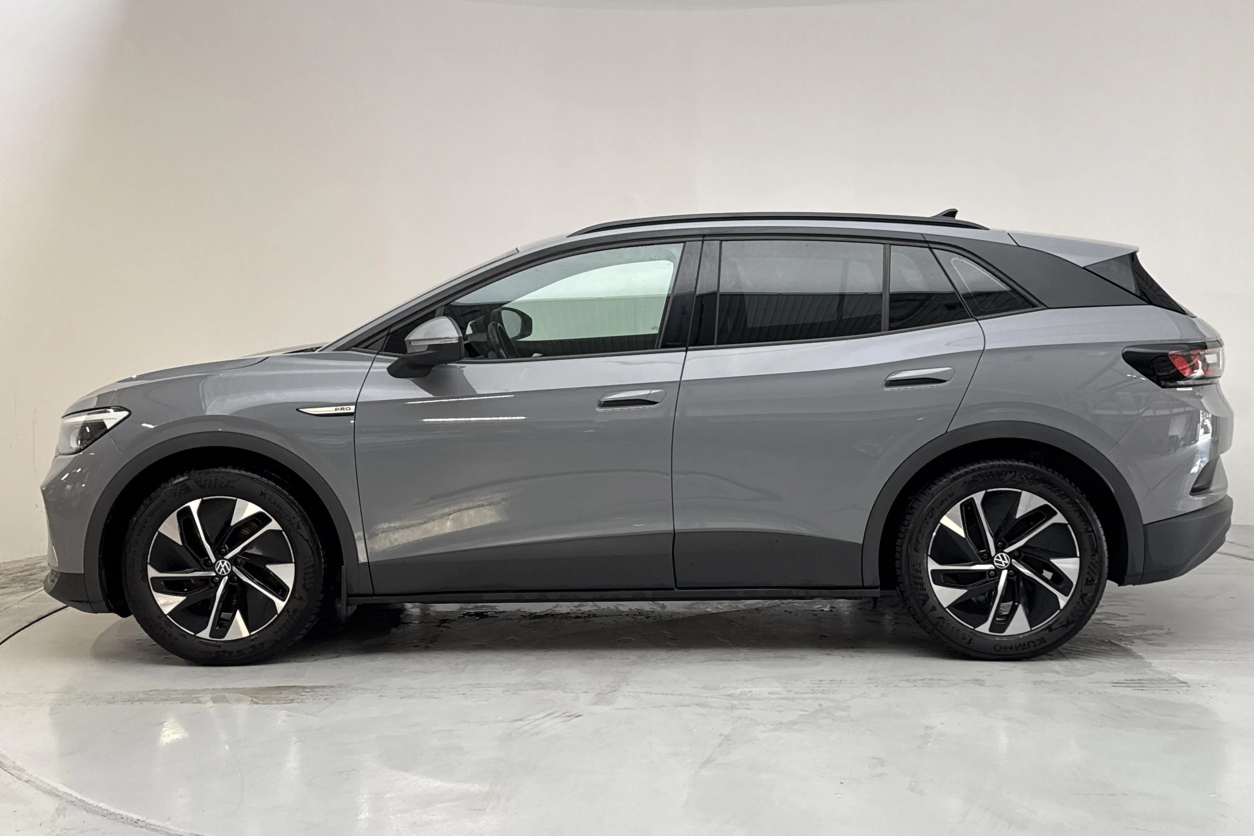 Presentationsfoto 2 av 13: VW ID.4 77kWh (204hk) - 22 996 mil - Automat - grå - 2021