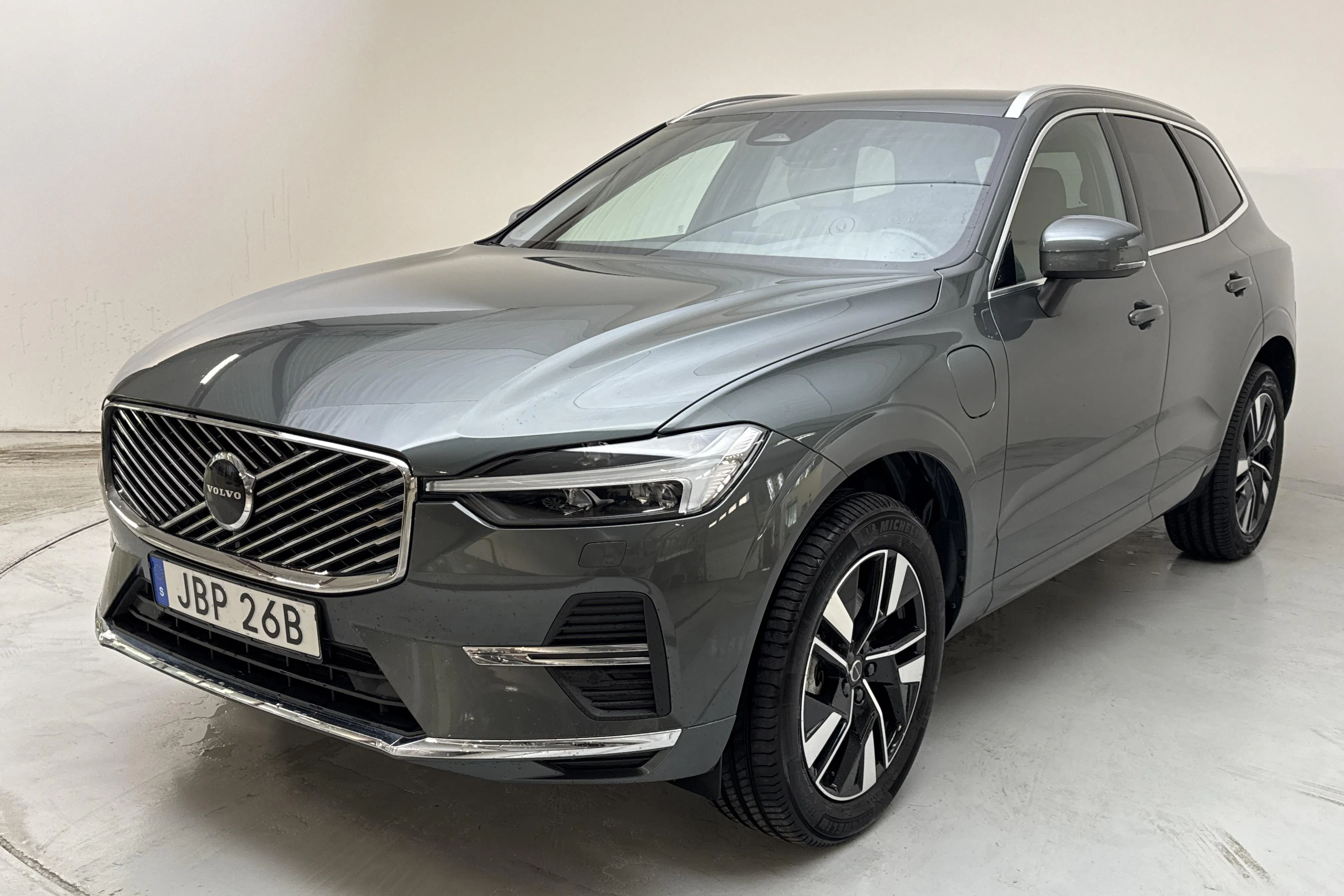 Presentation photo 1 of 17: Volvo XC60 T6 AWD Recharge (350hk) - 19 810 km - Automatic - dark green - 2026