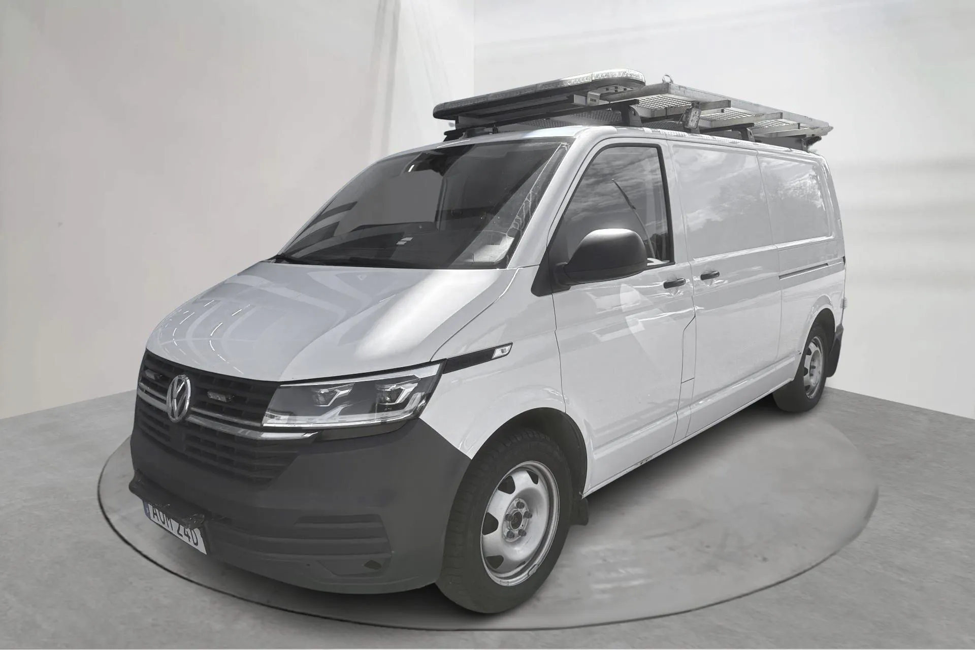 Presentationsfoto 1 av 20: VW Transporter T6 2.0 TDI BMT Skåp 4MOTION (150hk) - 10 216 mil - Automat - vit - 2020