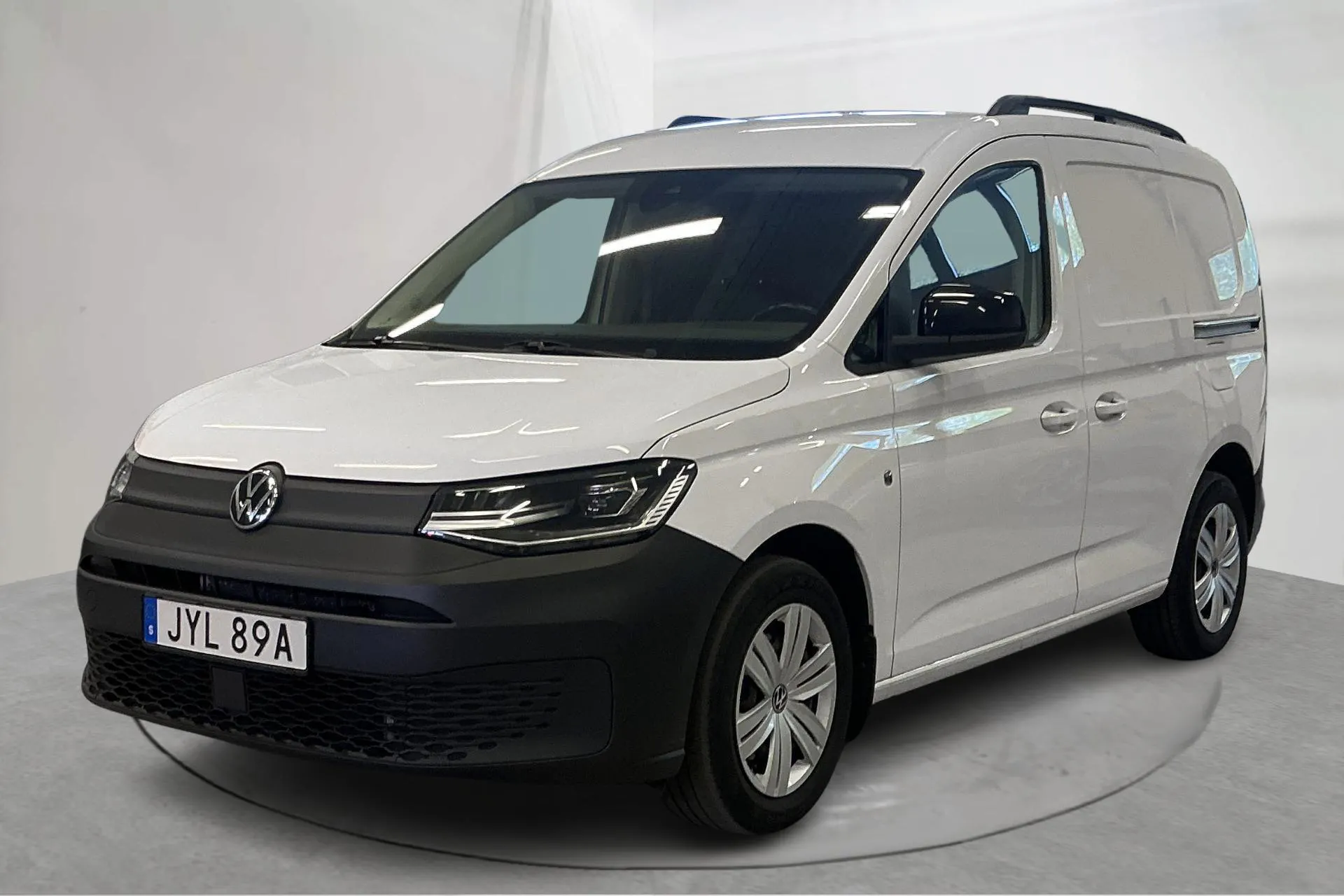 Presentation photo 1 of 23: VW Caddy Cargo 2.0 TDI Skåp (122hk) - 90 110 km - Automatic - white - 2022