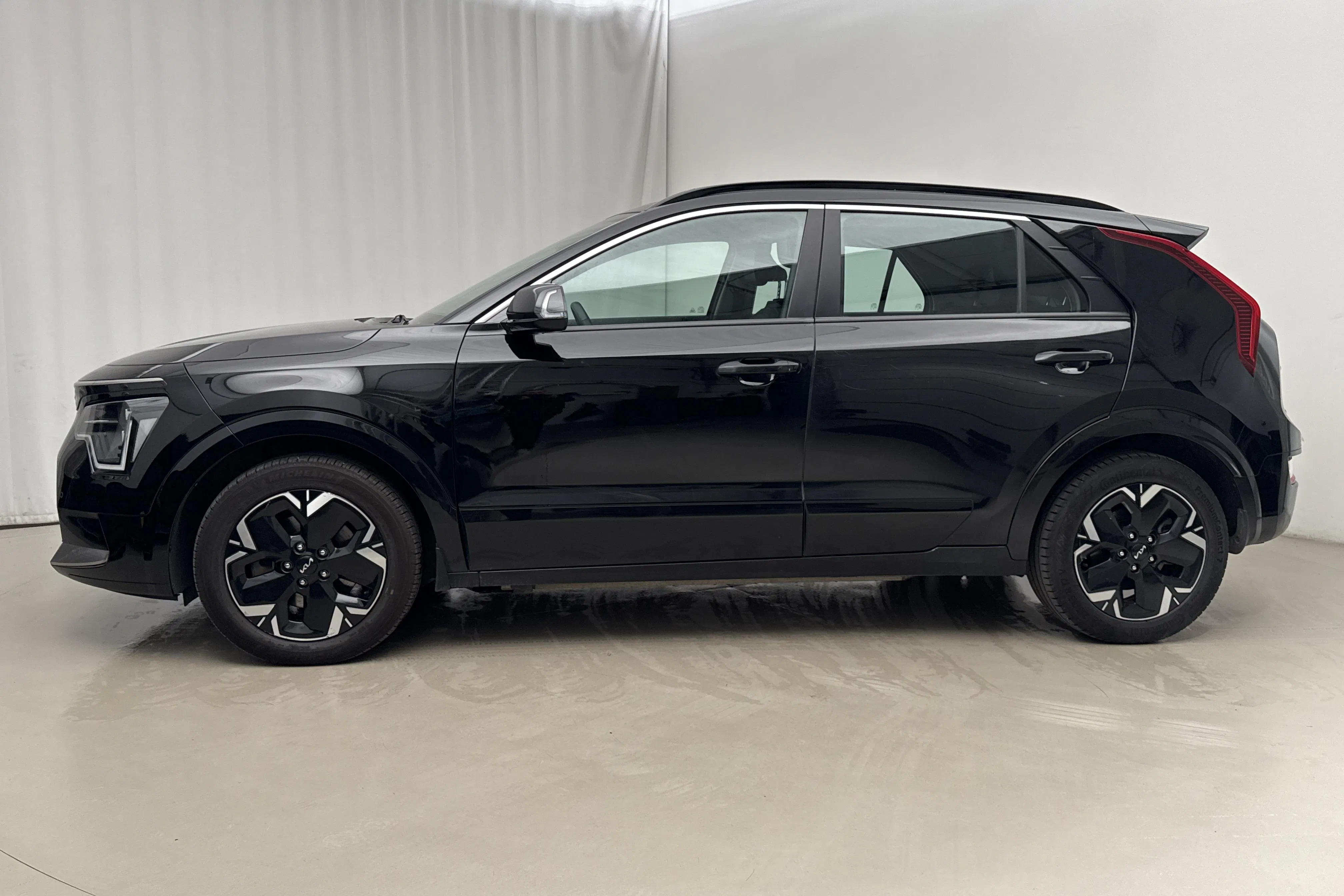 Presentation photo 2 of 21: KIA Niro EV 65kWh (204hk) - 144 940 km - Automatic - black - 2023