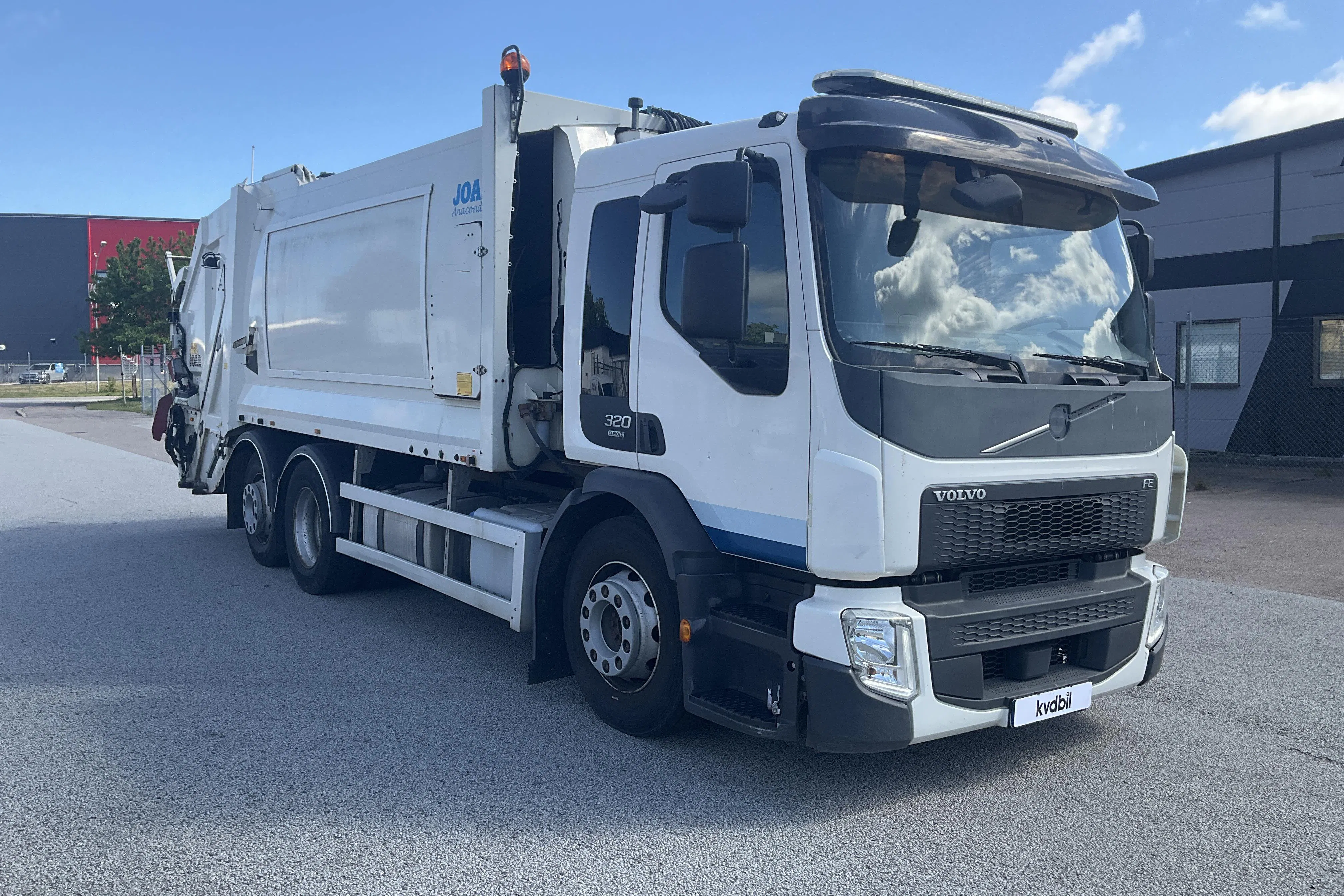 Presentation photo 2 of 43: VOLVO FE320 - 98 859 km - Automatic - white - 2017