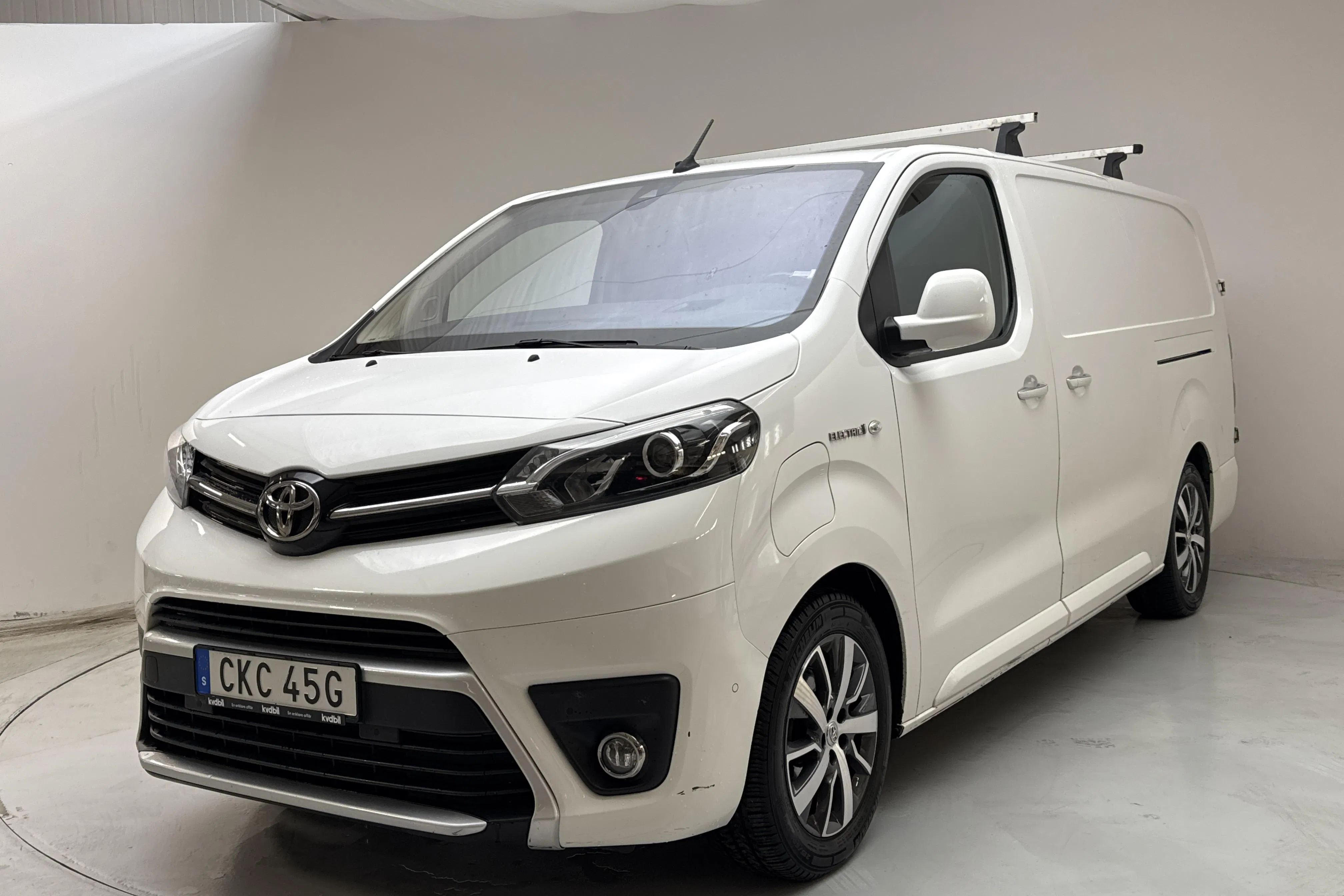 Presentation photo 1 of 15: Toyota PROACE Electric 75kWh (136hk) - 82 570 km - Automatic - white - 2021