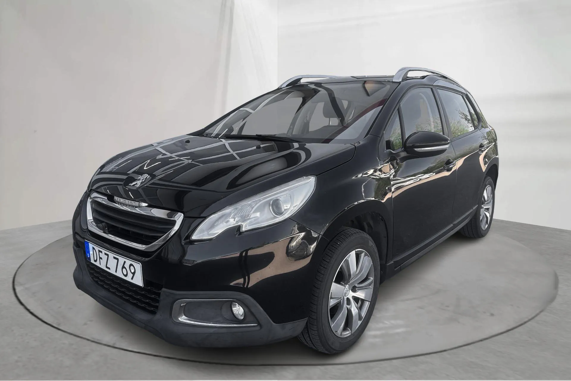 Presentation photo 1 of 16: Peugeot 2008 1.6 e-HDi (92hk) - 11 796 Scandinavian mile - Manual - black - 2014
