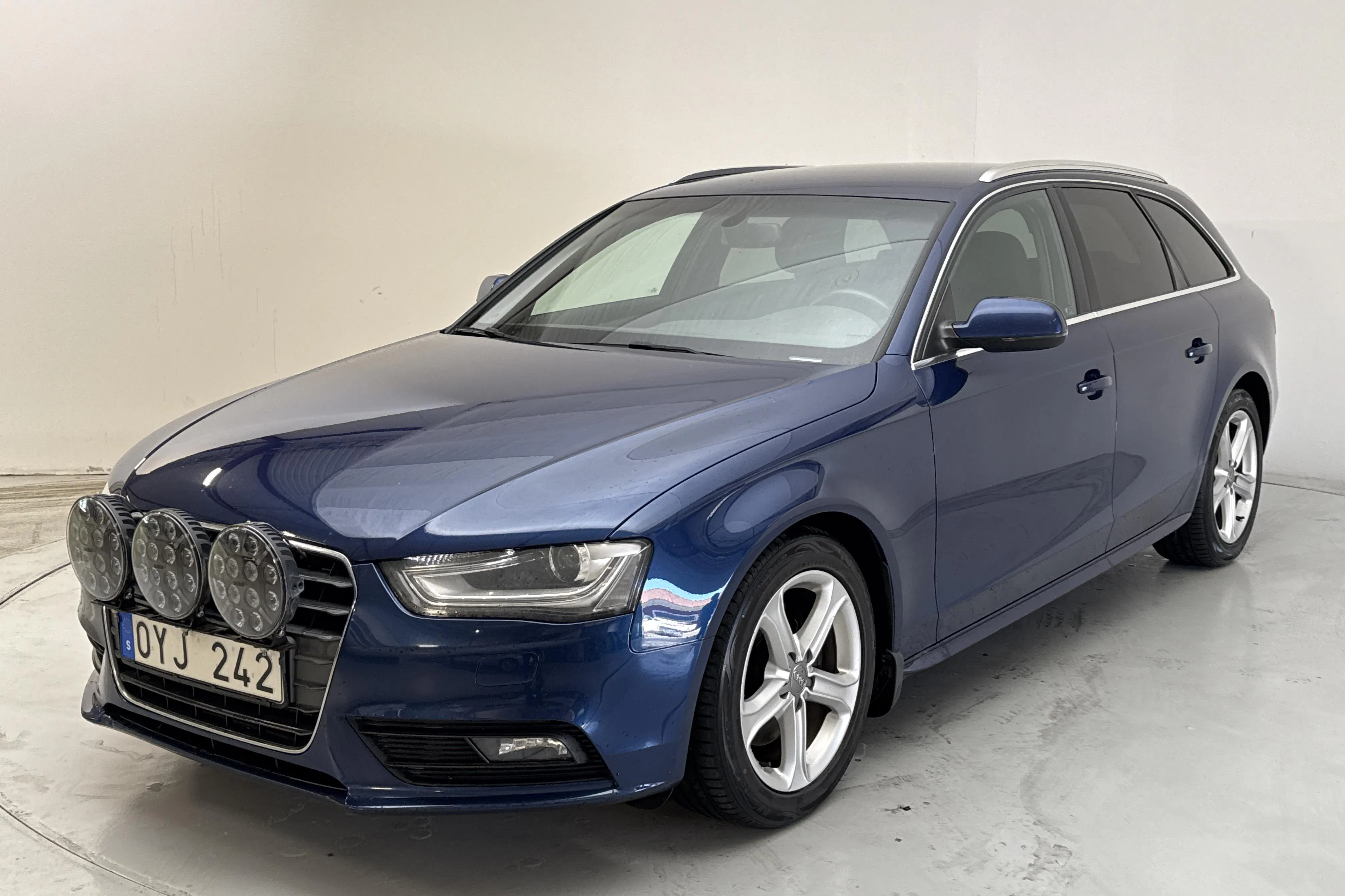 Presentationsfoto 1 av 13: Audi A4 2.0 TDI Avant (163hk) - 10 749 mil - Manuell - blå - 2013