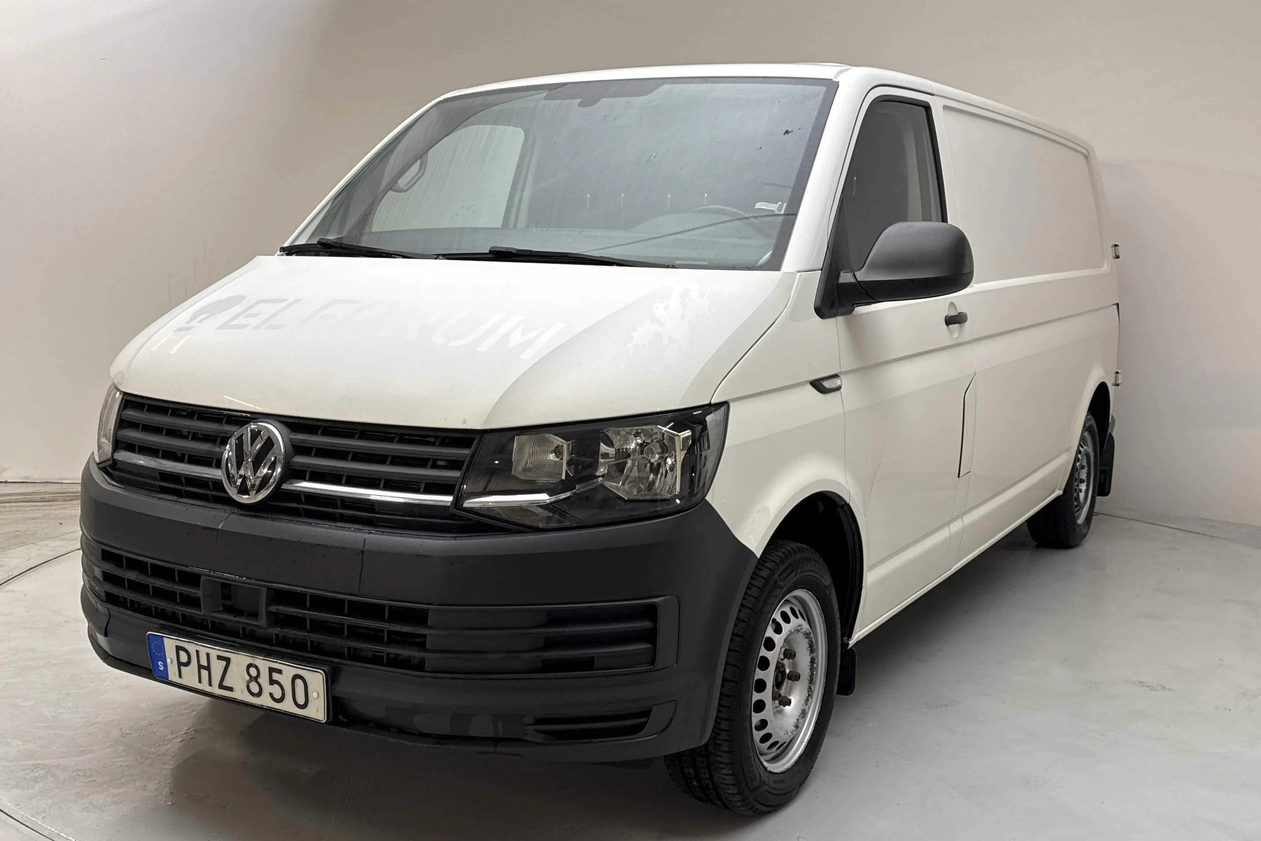 Presentation photo 1 of 13: VW Transporter T6 2.0 TDI BMT Skåp (102hk) - 142 450 km - Manual - white - 2017