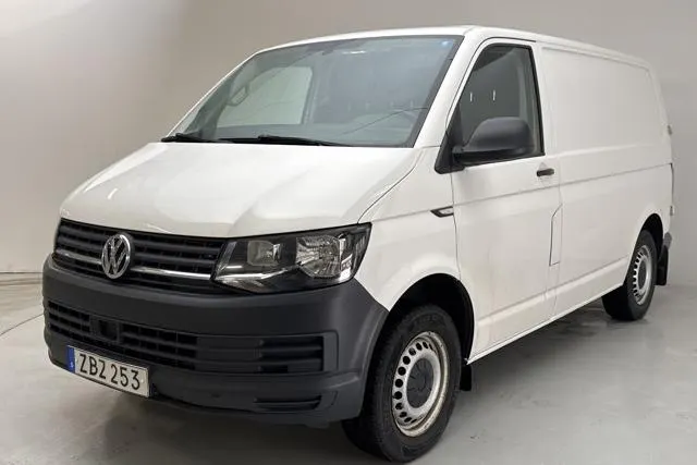 Presentationsfoto 1 av 12: VW Transporter T6 2.0 TDI BMT Skåp (102hk) - 15 118 mil - Manuell - vit - 2018