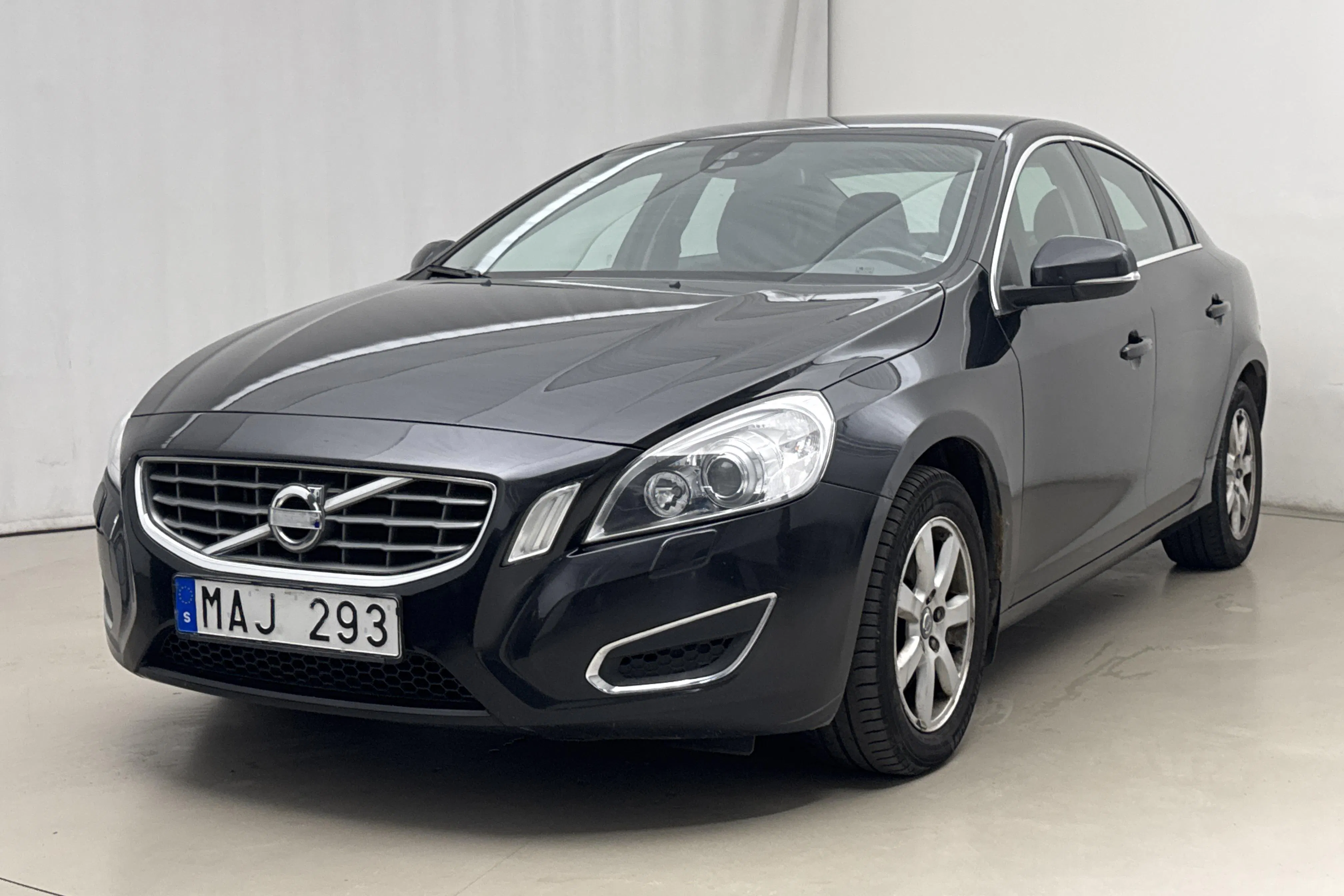 Presentationsfoto 1 av 14: Volvo S60 D5 (215hk) - 13 112 mil - Automat - svart - 2012