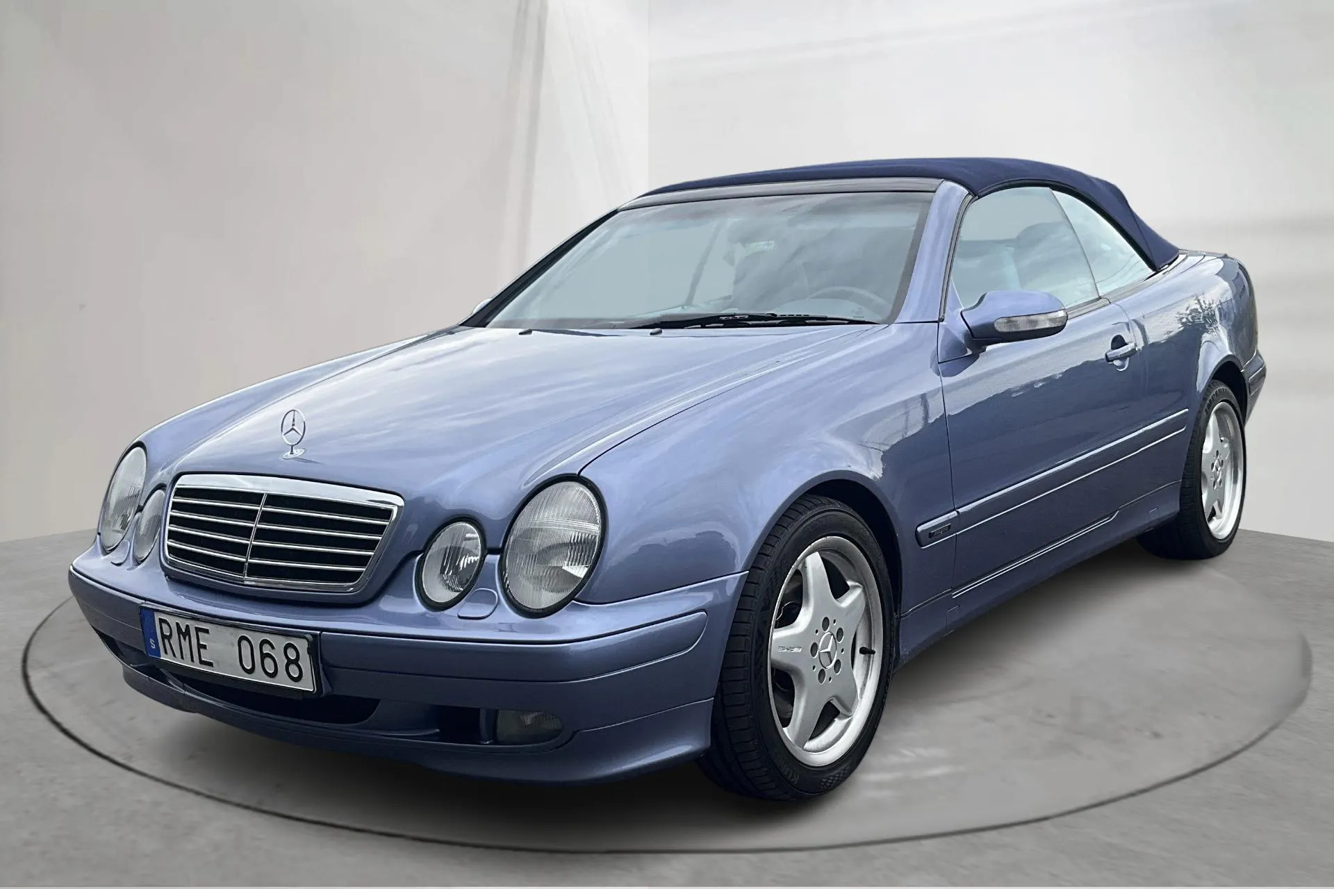 Presentationsfoto 1 av 16: Mercedes CLK 320 Cabrio C208 (218hk) - 12 998 mil - Automat - blå - 2000
