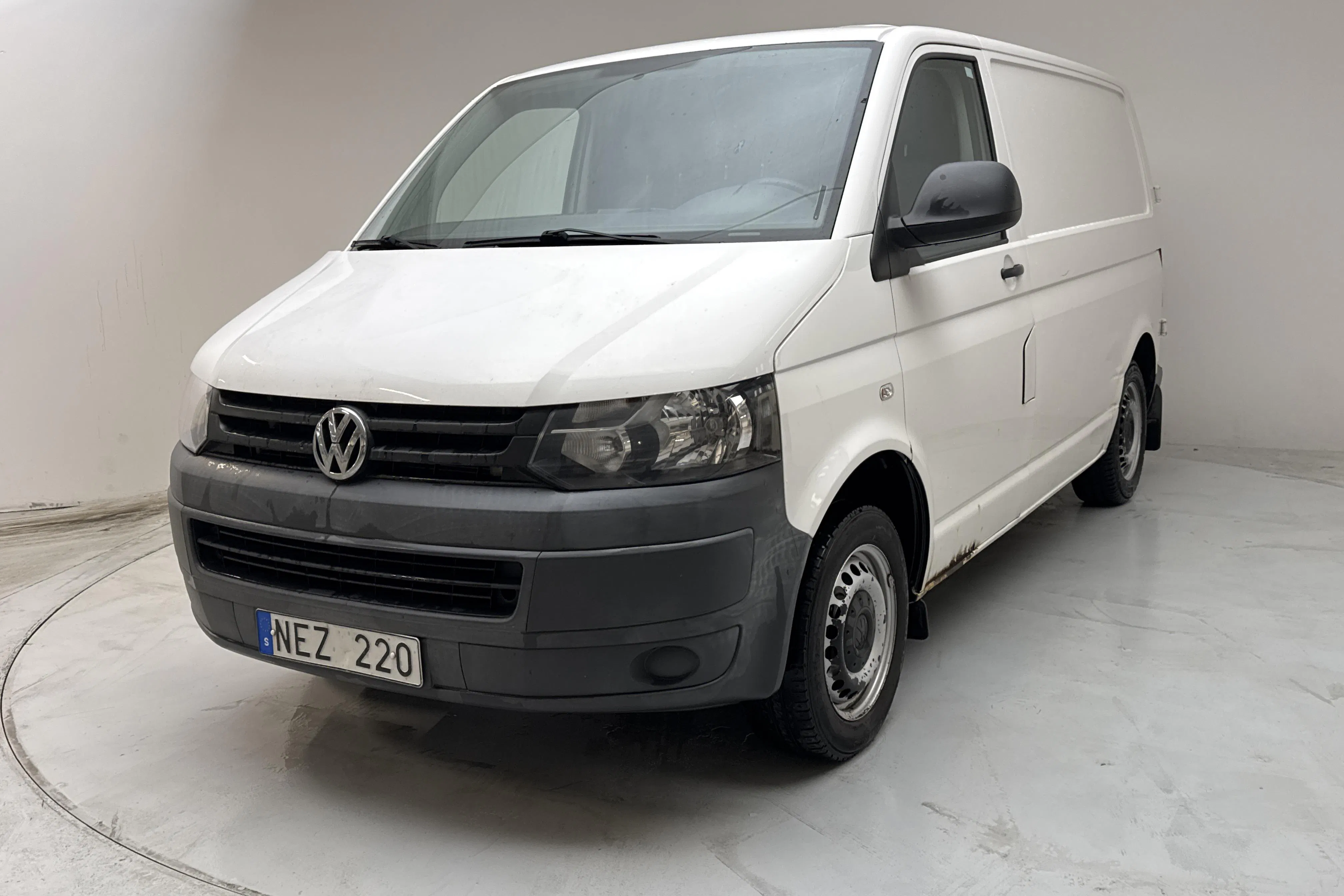 Presentation photo 1 of 13: VW Transporter T5 2.0 TDI (102hk) - 190 610 km - Manual - white - 2013