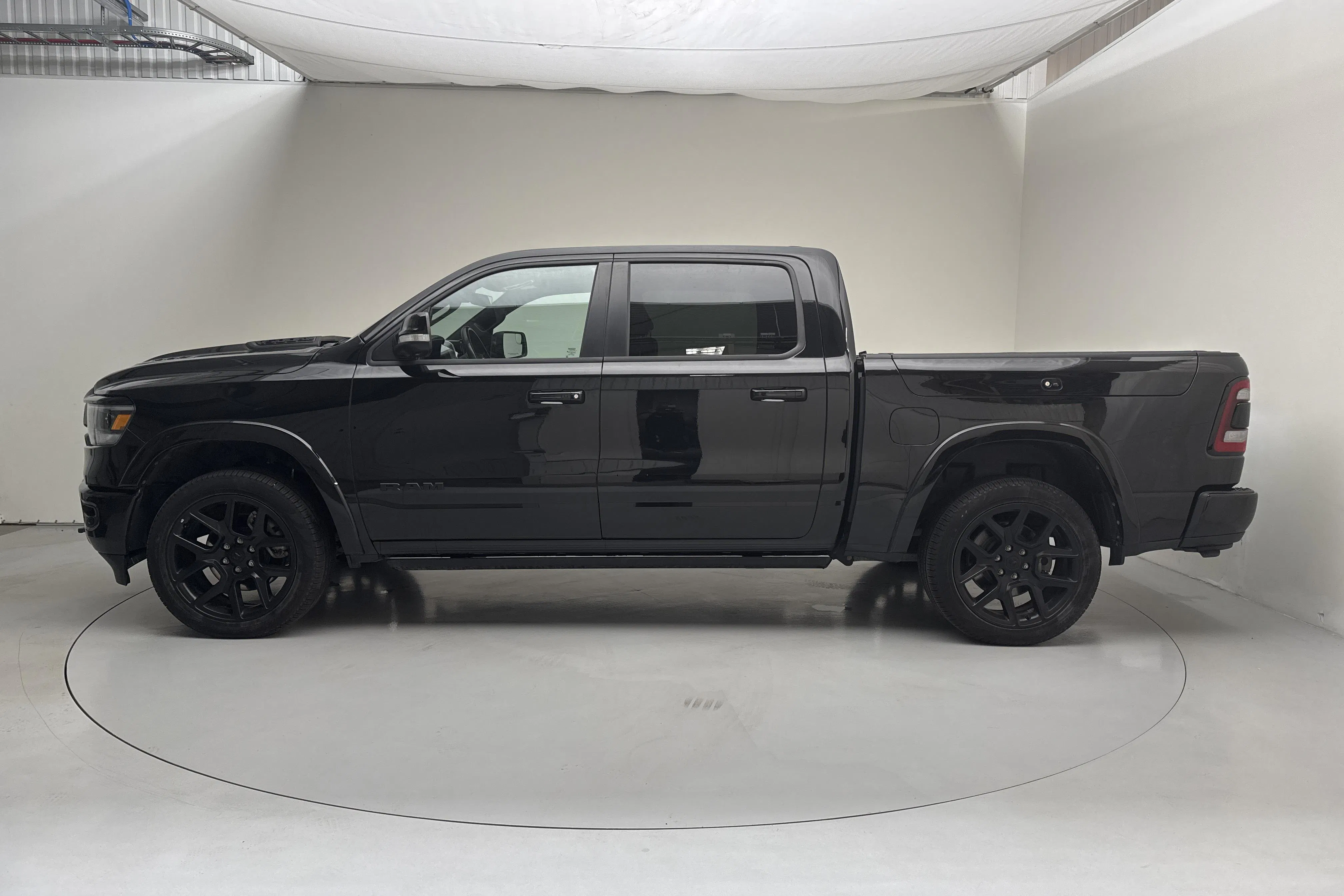 Presentationsfoto 2 av 24: Dodge RAM 1500 5.7 (395hk) - 5 080 mil - Automat - svart - 2022