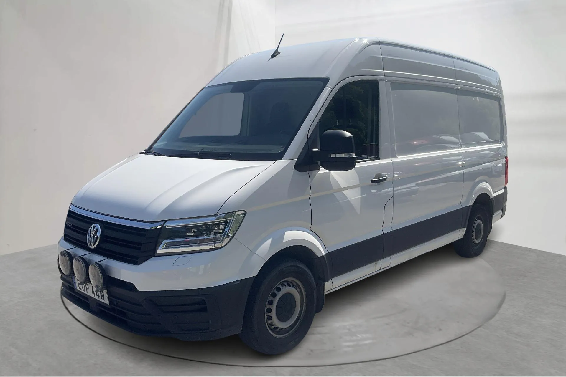 Presentationsfoto 1 av 14: VW Crafter 35 2.0 TDI Skåp 4Motion (177hk) - 15 479 mil - Manuell - vit - 2022