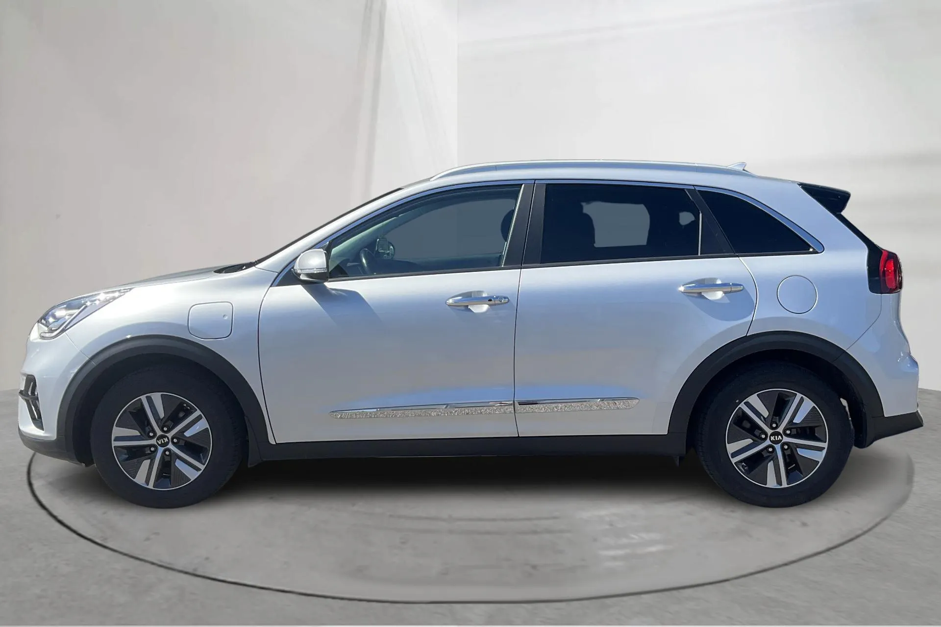 Presentation photo 2 of 20: KIA Niro Plug-in Hybrid 1.6 (141hk) - 65 000 km - Automatic - gray - 2021