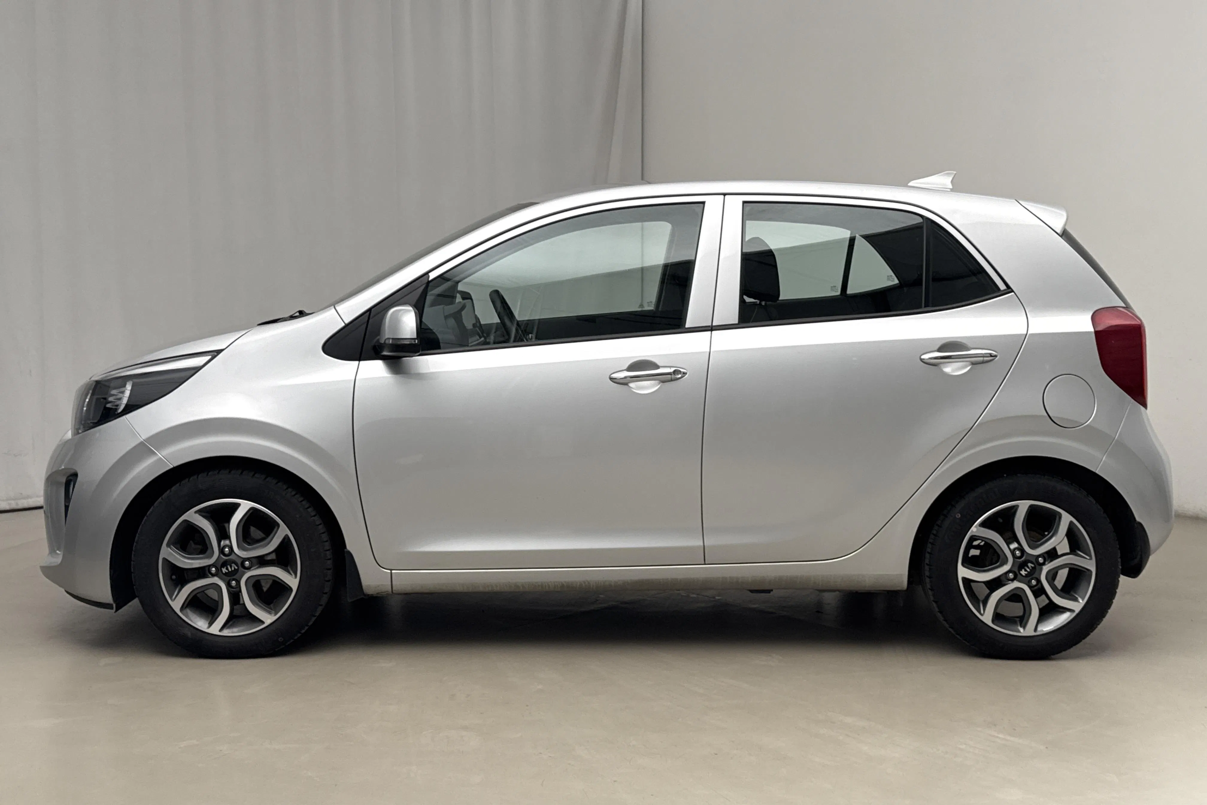 Presentation photo 2 of 16: KIA Picanto 1.0 DPI (67hk) - 68 380 km - Manual - gray - 2021
