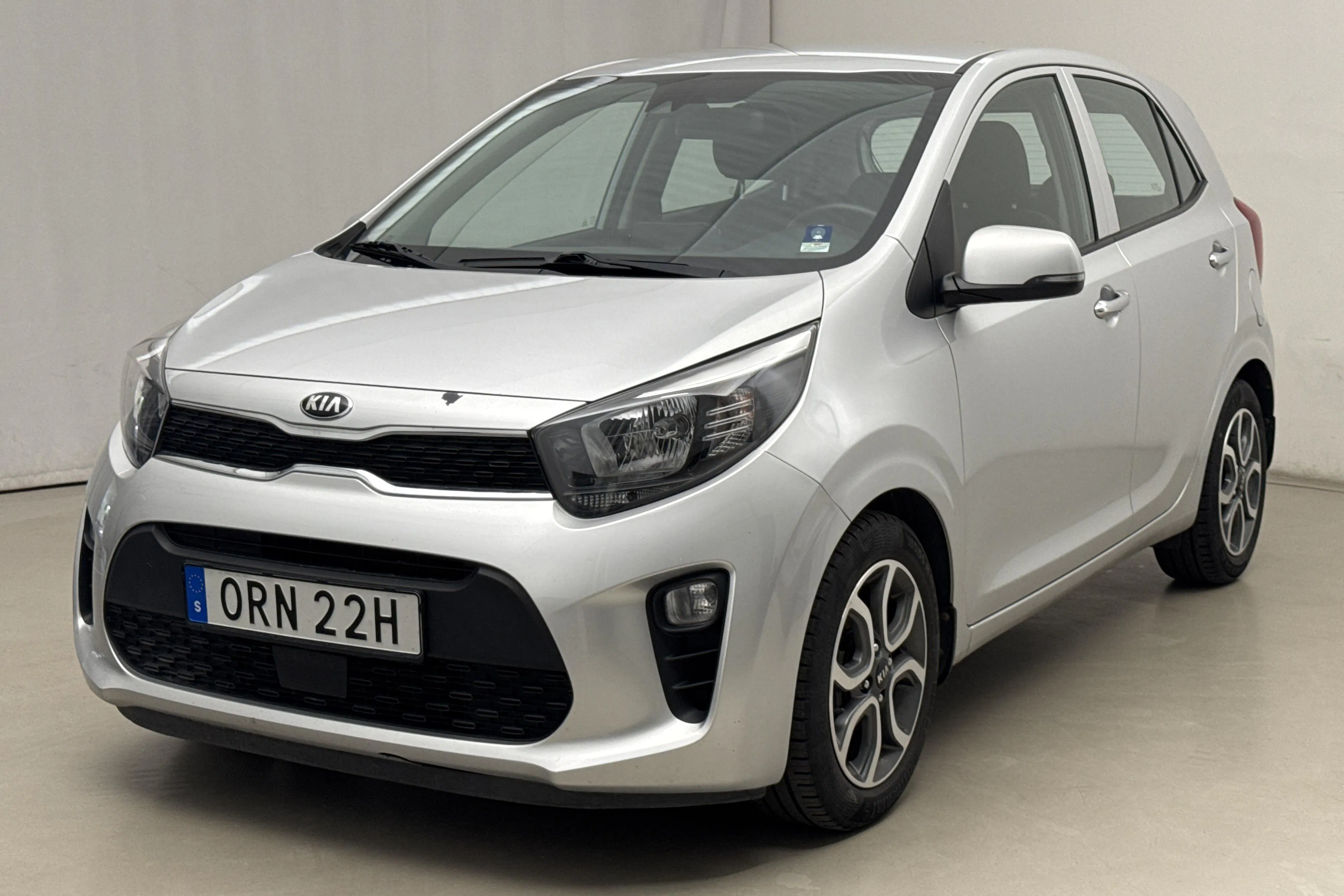 Presentation photo 1 of 16: KIA Picanto 1.0 DPI (67hk) - 68 380 km - Manual - gray - 2021
