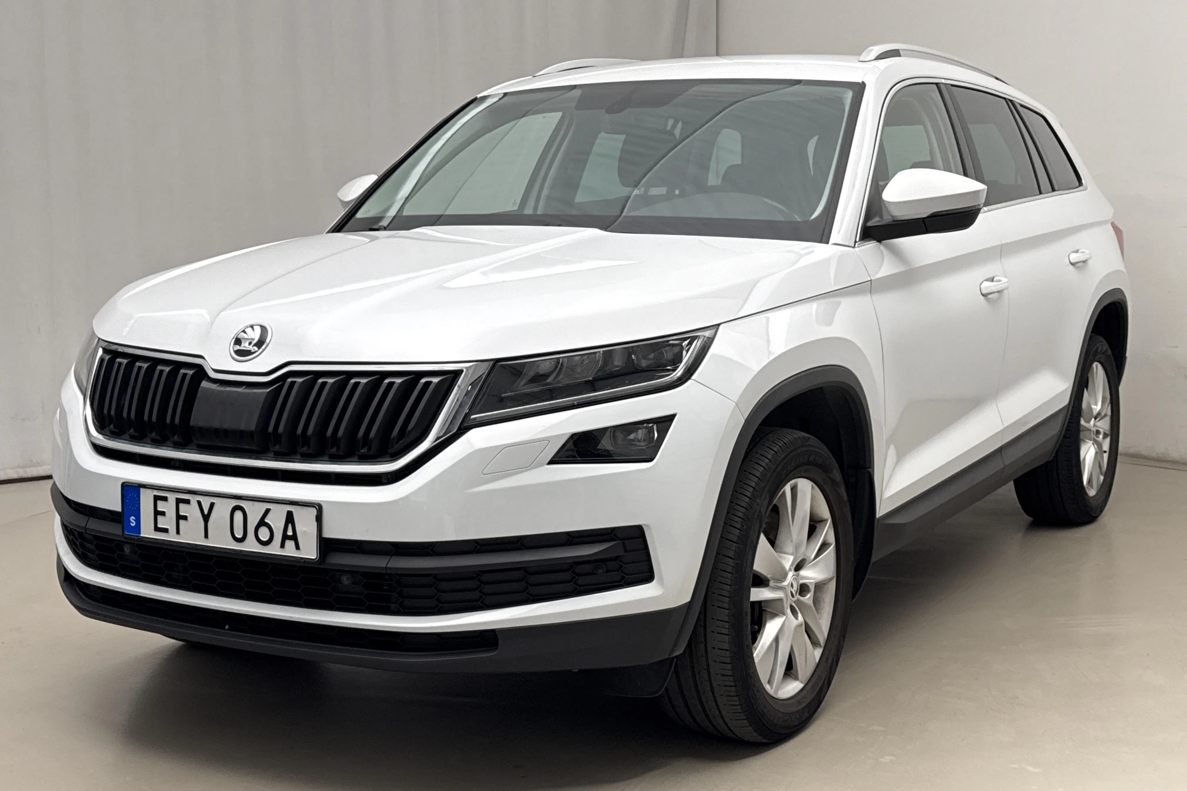Presentationsfoto 1 av 20: Skoda Kodiaq 2.0 TDI 4X4 (190hk) - 14 106 mil - Automat - vit - 2019
