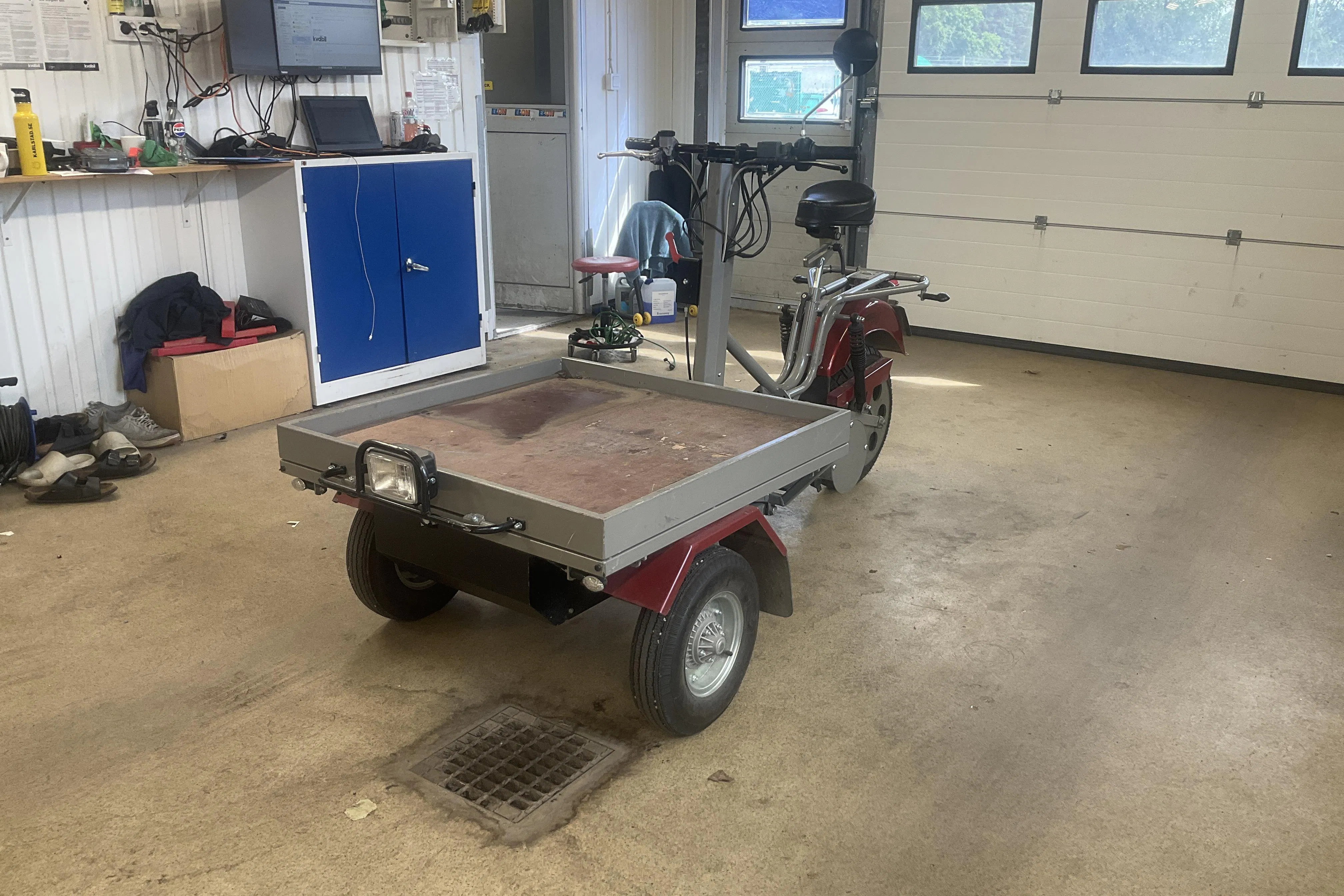 Presentationsfoto 1 av 7: NORSJÖ Carrier Electric Eldriven flakmoped (Rep.Objekt) - 524 mil - Automat - 2014
