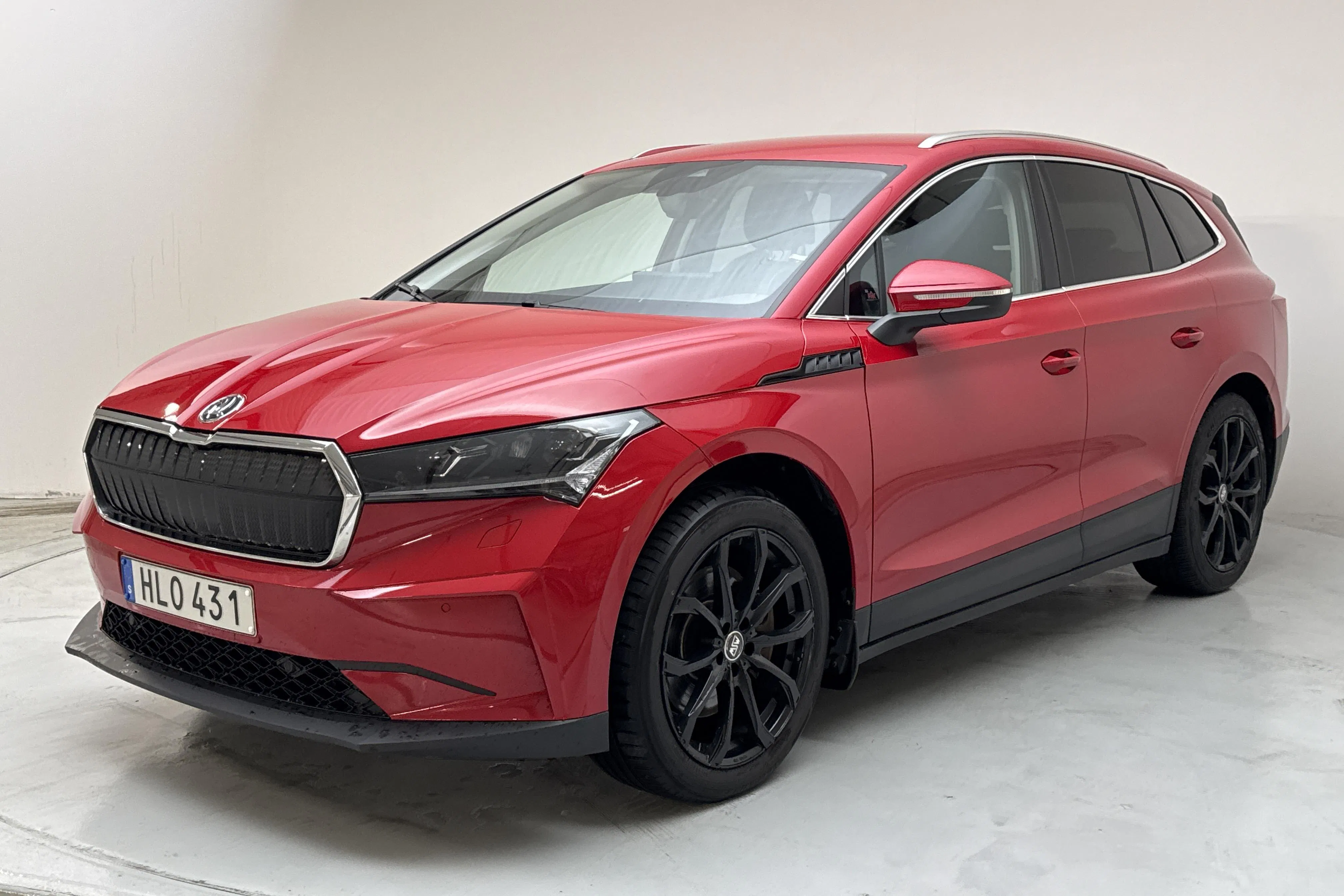 Presentationsfoto 1 av 19: Skoda Enyaq iV 80 (204hk) - 10 216 mil - Automat - röd - 2021