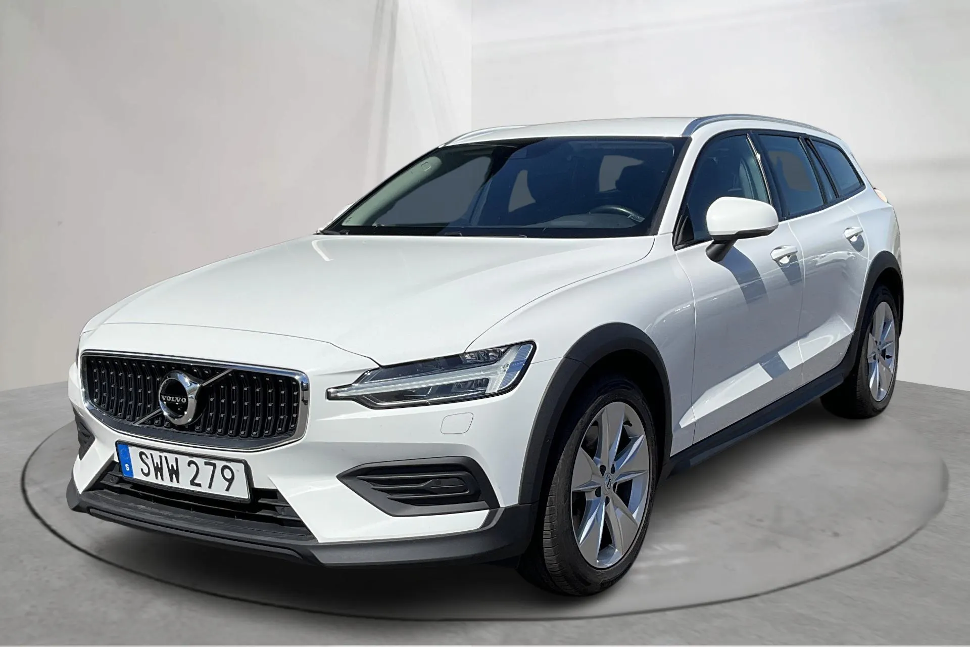 Presentationsfoto 1 av 18: Volvo V60 B4 Cross Country AWD Mildhybrid, Diesel (197hk) - 19 019 mil - Automat - vit - 2022