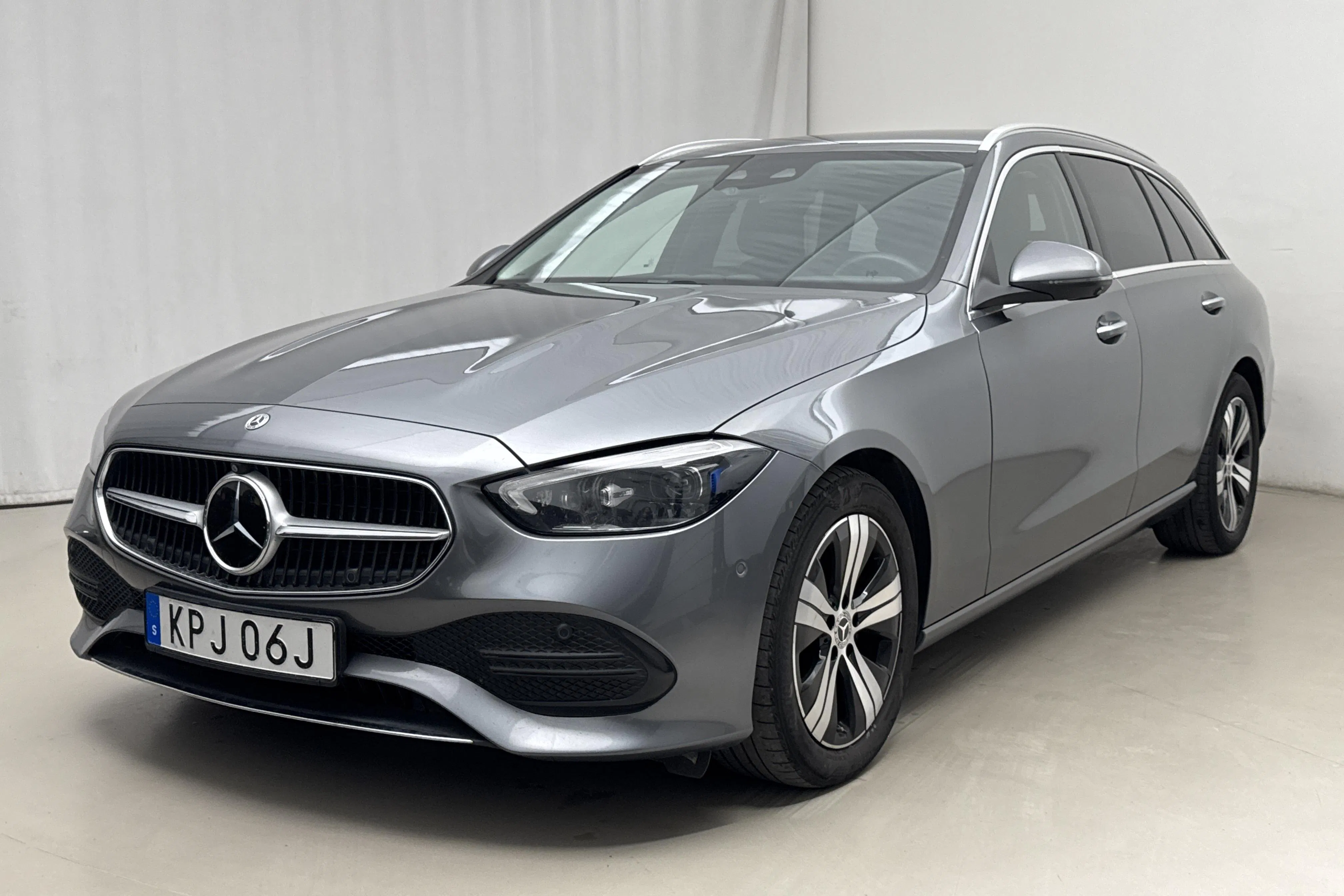 Presentation photo 1 of 24: Mercedes C 220 d Kombi 4Matic S206 (200hk) - 101 620 km - Automatic - gray - 2023
