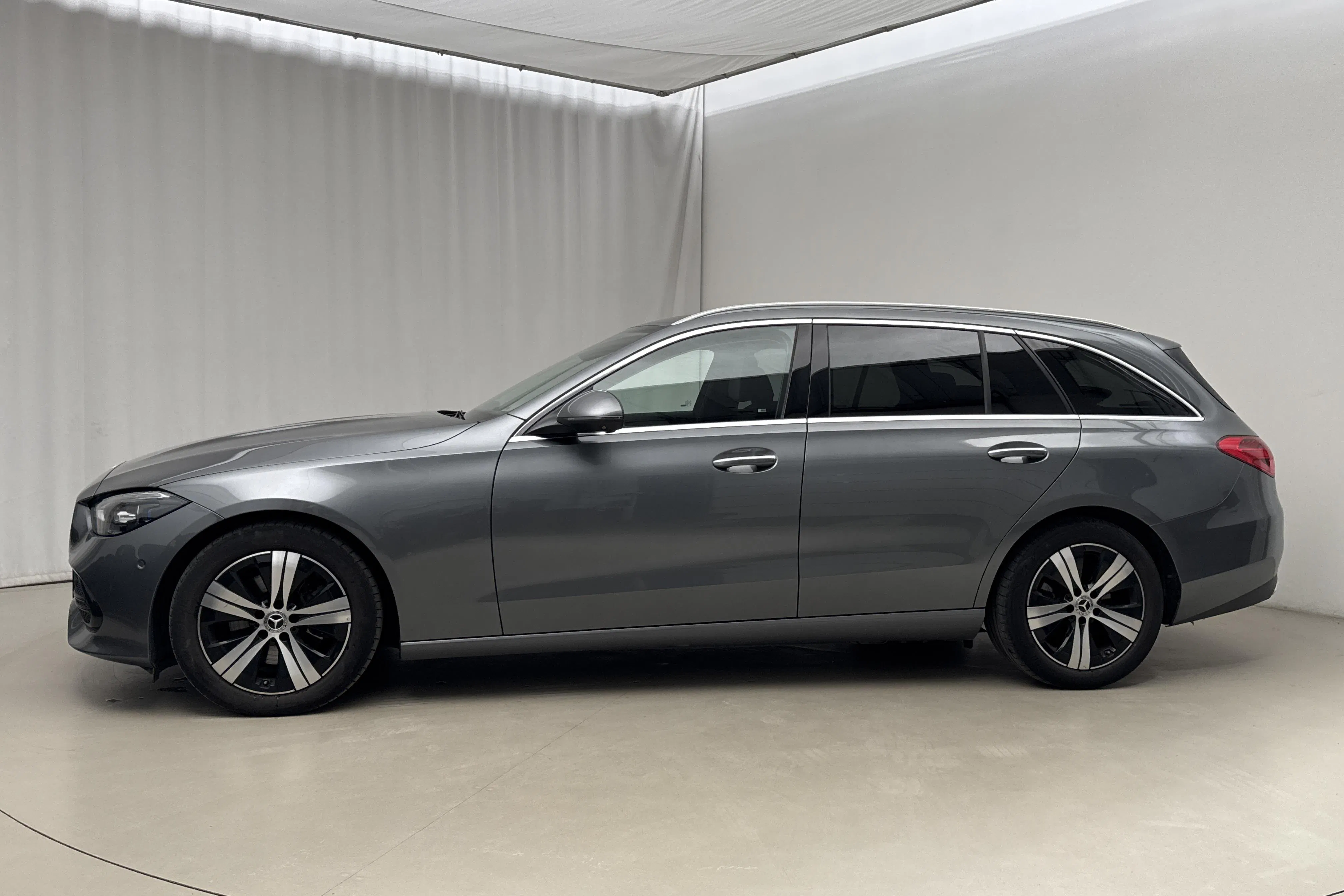 Presentation photo 2 of 24: Mercedes C 220 d Kombi 4Matic S206 (200hk) - 101 620 km - Automatic - gray - 2023