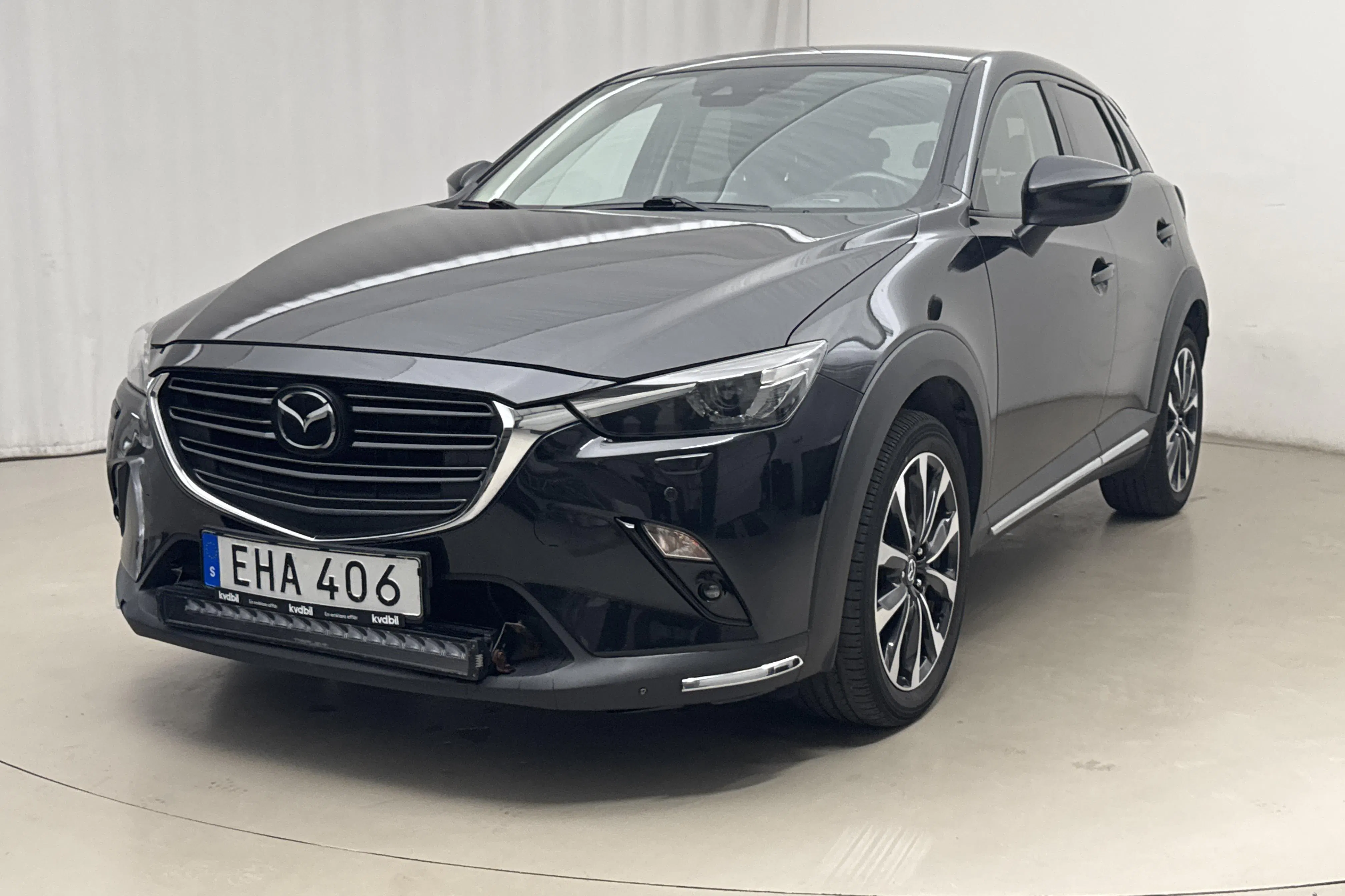 Präsentationsfoto 1 von 16: Mazda CX-3 2.0 AWD (150hk) - 77 110 Kilometer - Verkaufsautomat - Schwarz - 2019
