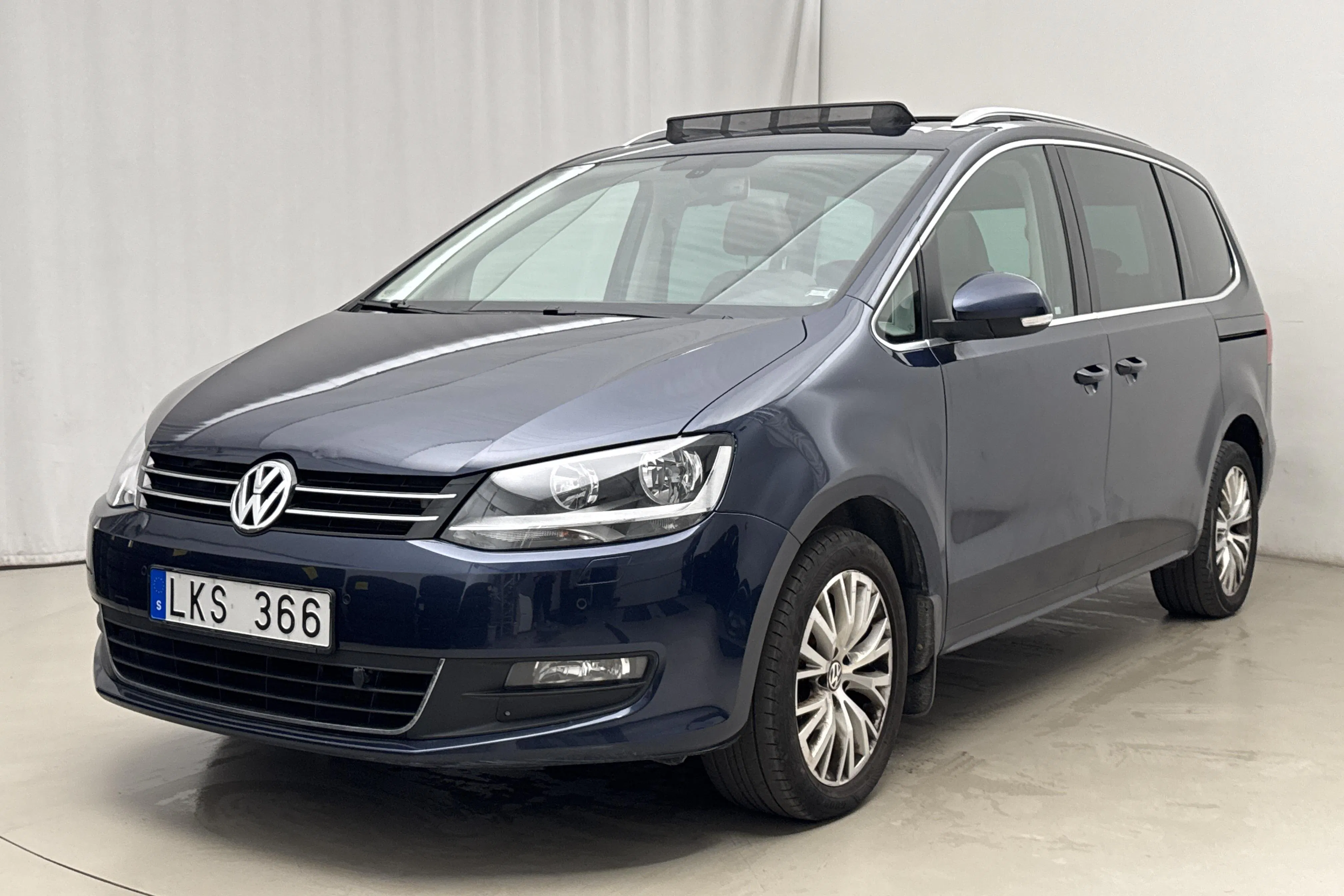 Presentationsfoto 1 av 19: VW Sharan 1.4 TSI BlueMotion Technology (150hk) - 21 473 mil - Manuell - Mörkblå - 2011