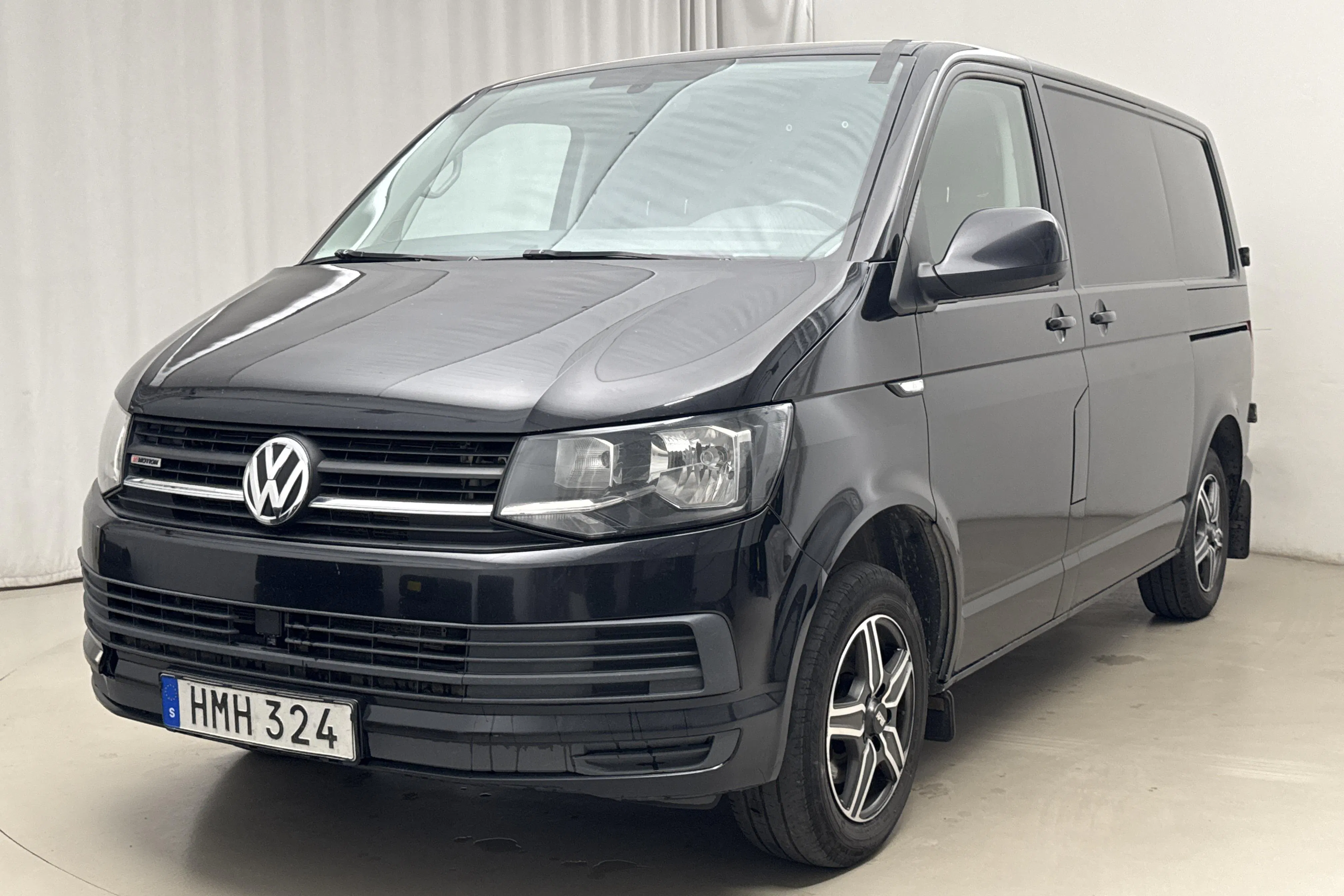 Presentation photo 1 of 14: VW Transporter T6 2.0 TDI BMT Skåp 4MOTION (150hk) - 30 464 Scandinavian mile - Automatic - black - 2016
