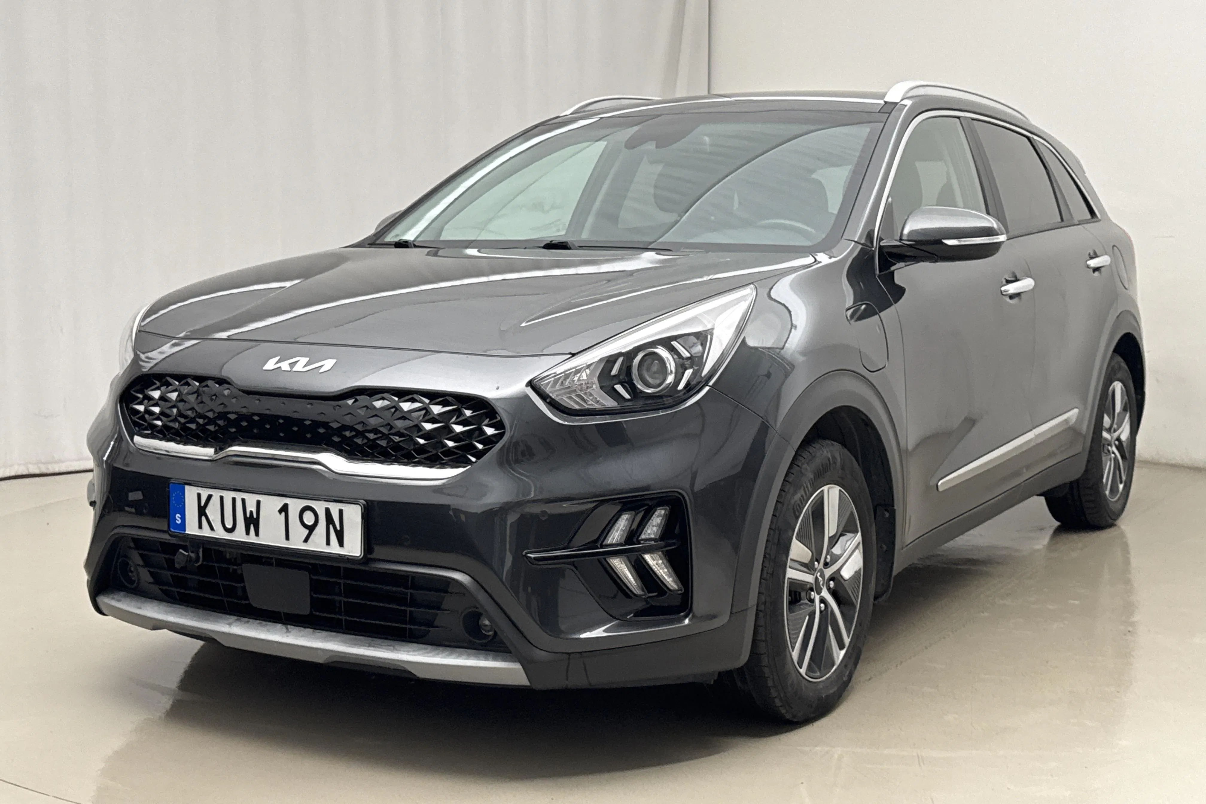 Presentation photo 1 of 20: KIA Niro Plug-in Hybrid 1.6 (141hk) - 100 920 km - Automatic - gray - 2022