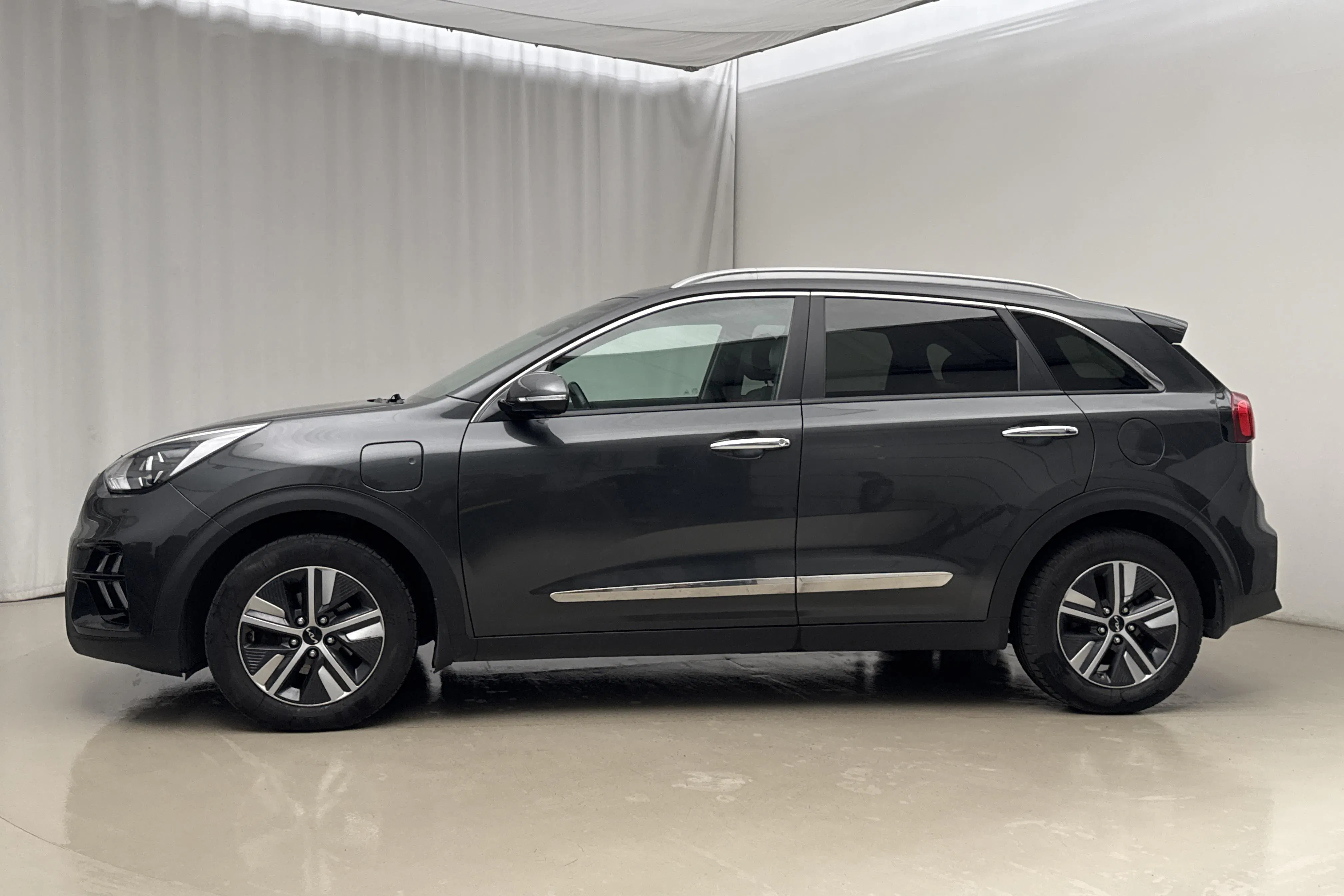 Presentation photo 2 of 20: KIA Niro Plug-in Hybrid 1.6 (141hk) - 100 920 km - Automatic - gray - 2022