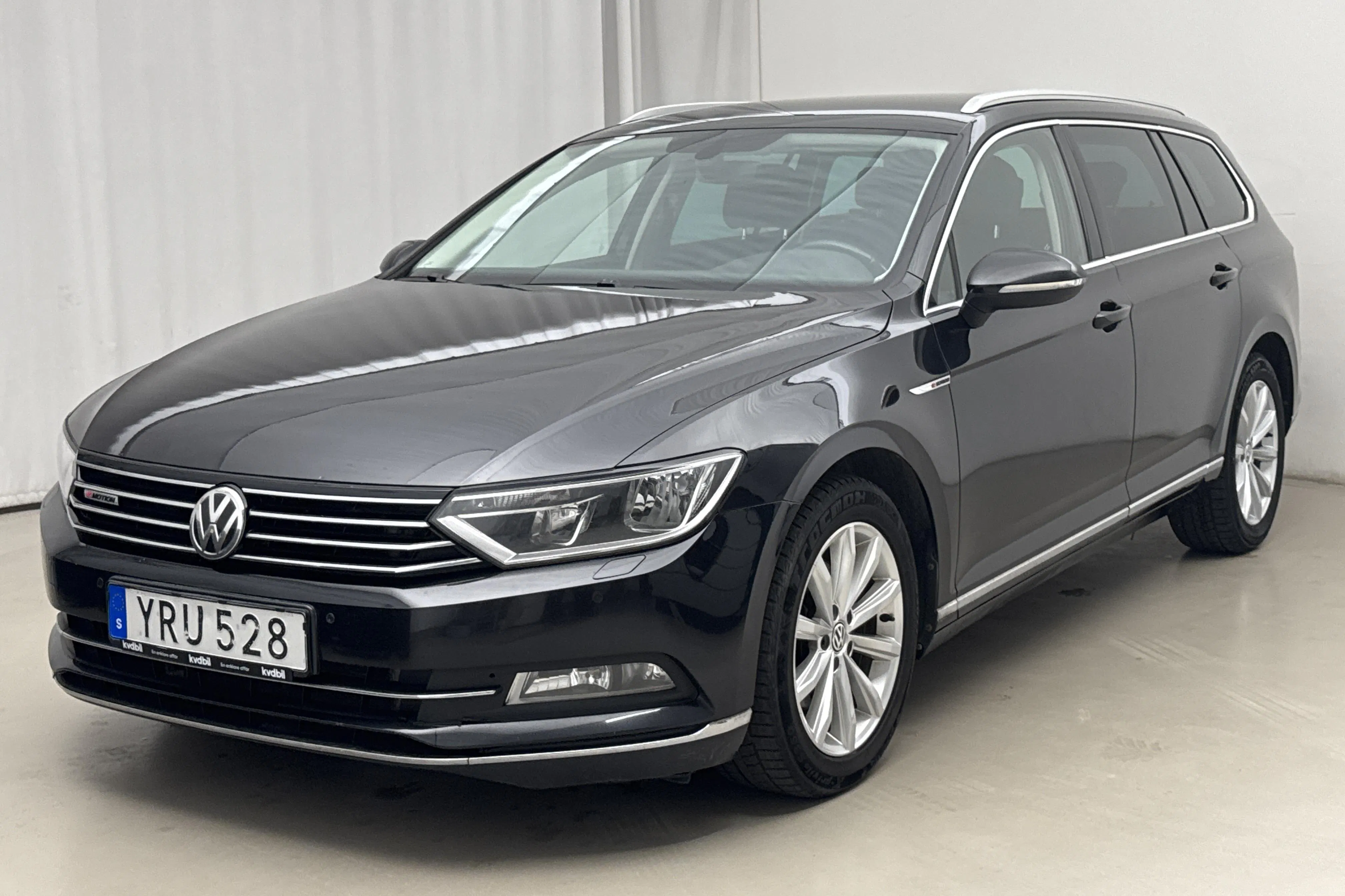 Presentation photo 1 of 16: VW Passat 2.0 TDI Sportscombi 4MOTION (190hk) - 14 428 Scandinavian mile - Automatic - black - 2018