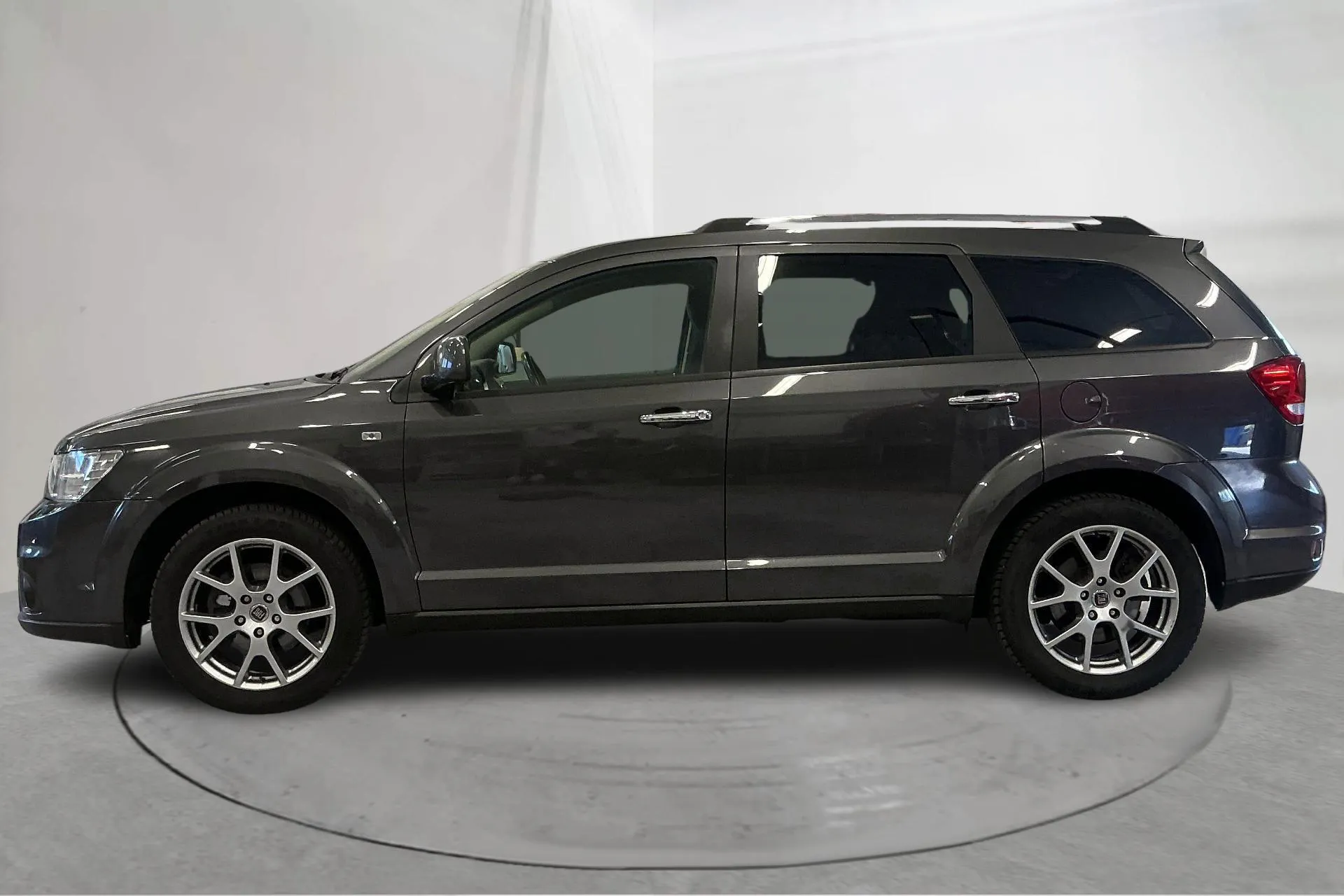 Presentationsfoto 2 av 17: Fiat Freemont 2.0 Multijet AWD (170hk) - 14 999 mil - Automat - grå - 2014