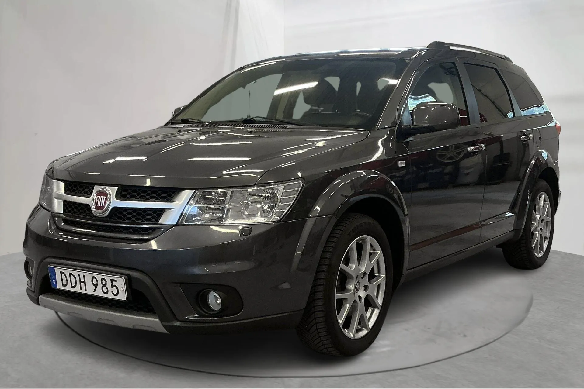 Presentationsfoto 1 av 17: Fiat Freemont 2.0 Multijet AWD (170hk) - 14 999 mil - Automat - grå - 2014