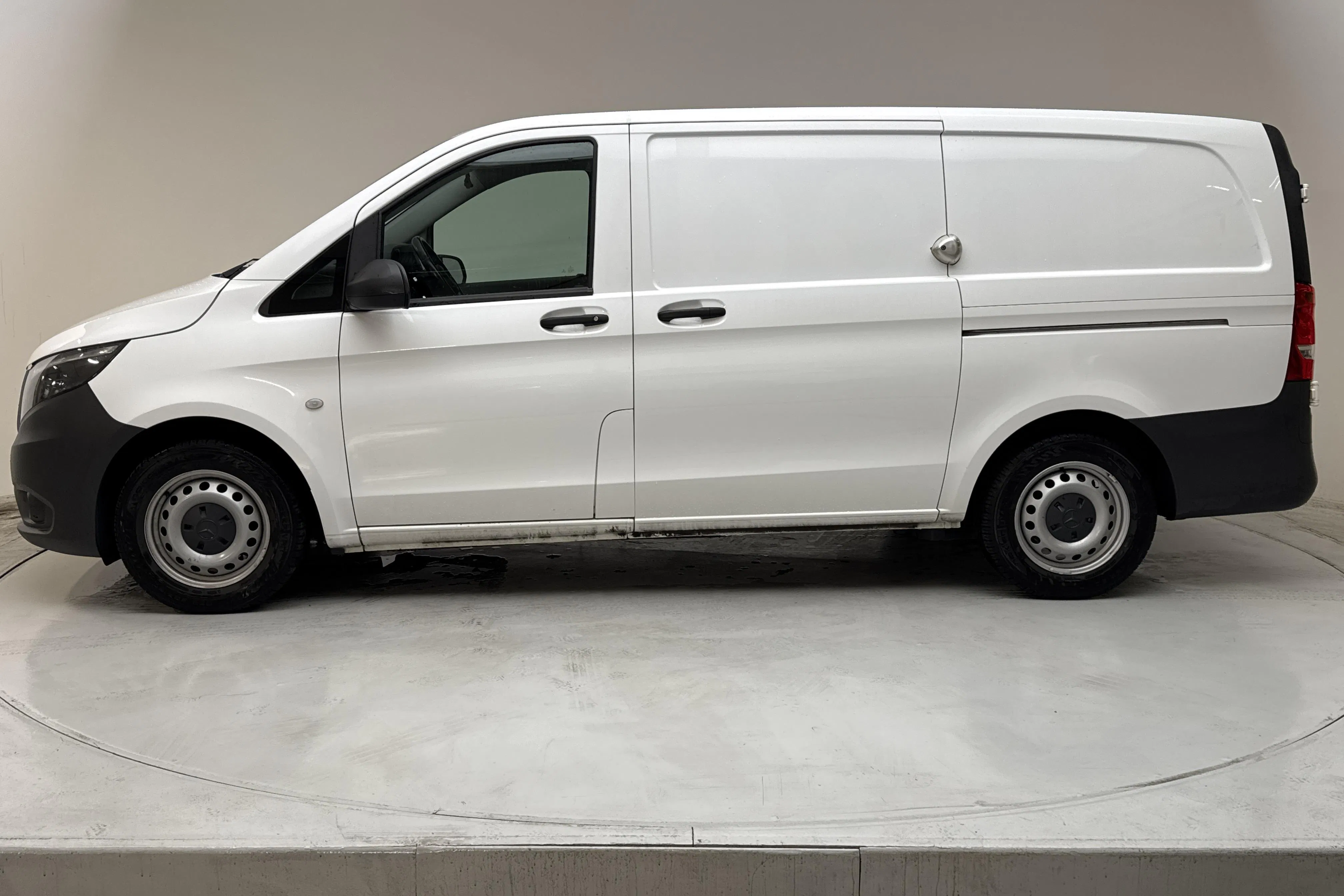 Presentation photo 2 of 12: Mercedes Vito 116 CDI W640 (163hk) - 121 930 km - Automatic - white - 2022