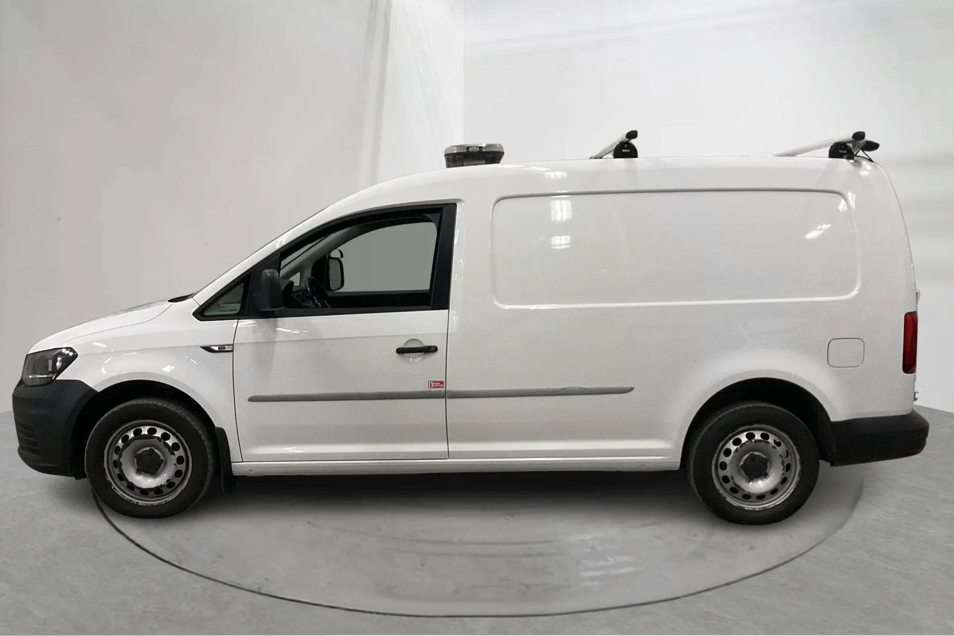Presentationsfoto 2 av 18: VW Caddy 2.0 TDI Maxi Skåp 4MOTION (122hk) - 21 976 mil - Manuell - vit - 2018