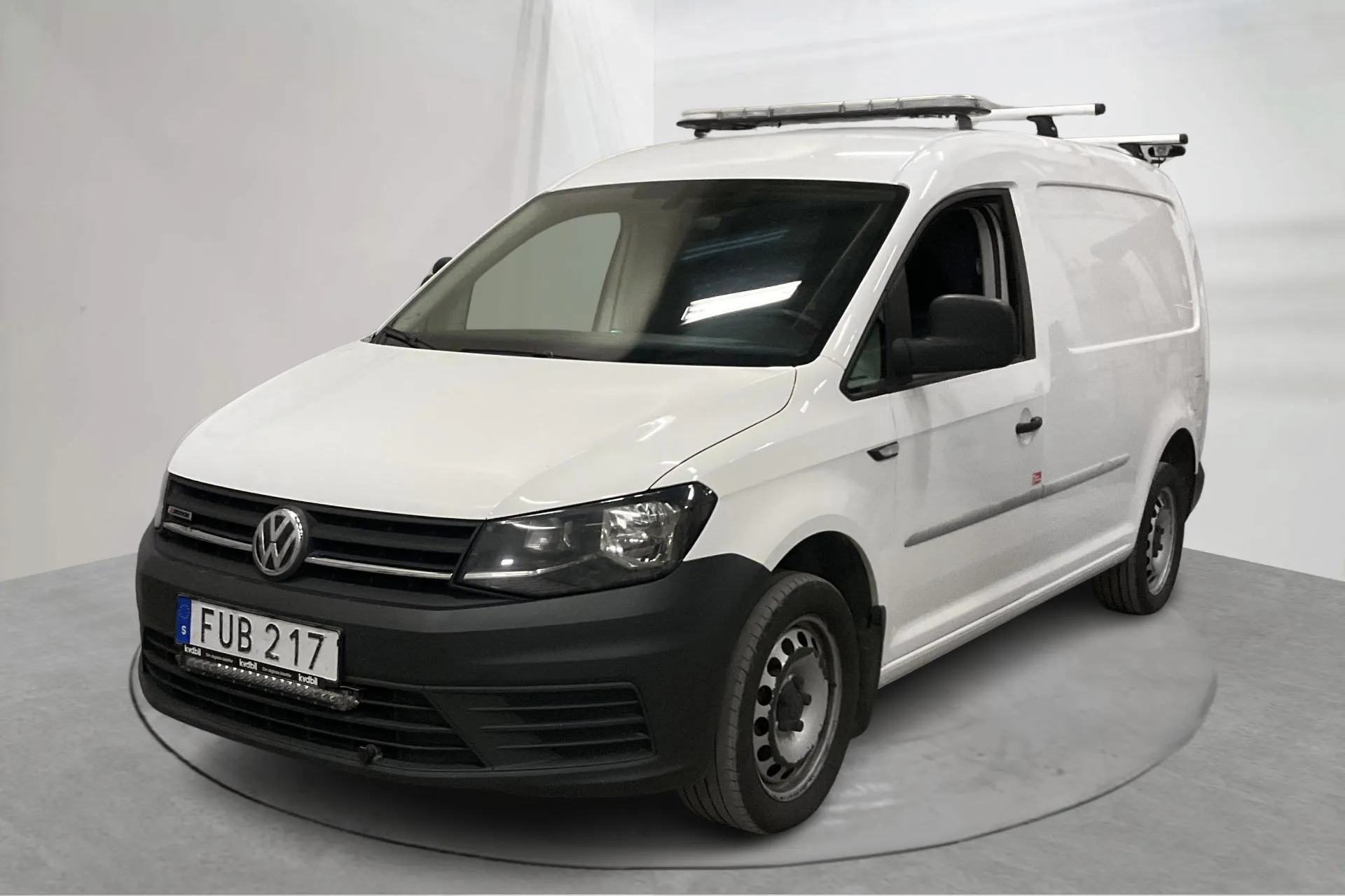 Presentationsfoto 1 av 18: VW Caddy 2.0 TDI Maxi Skåp 4MOTION (122hk) - 21 976 mil - Manuell - vit - 2018